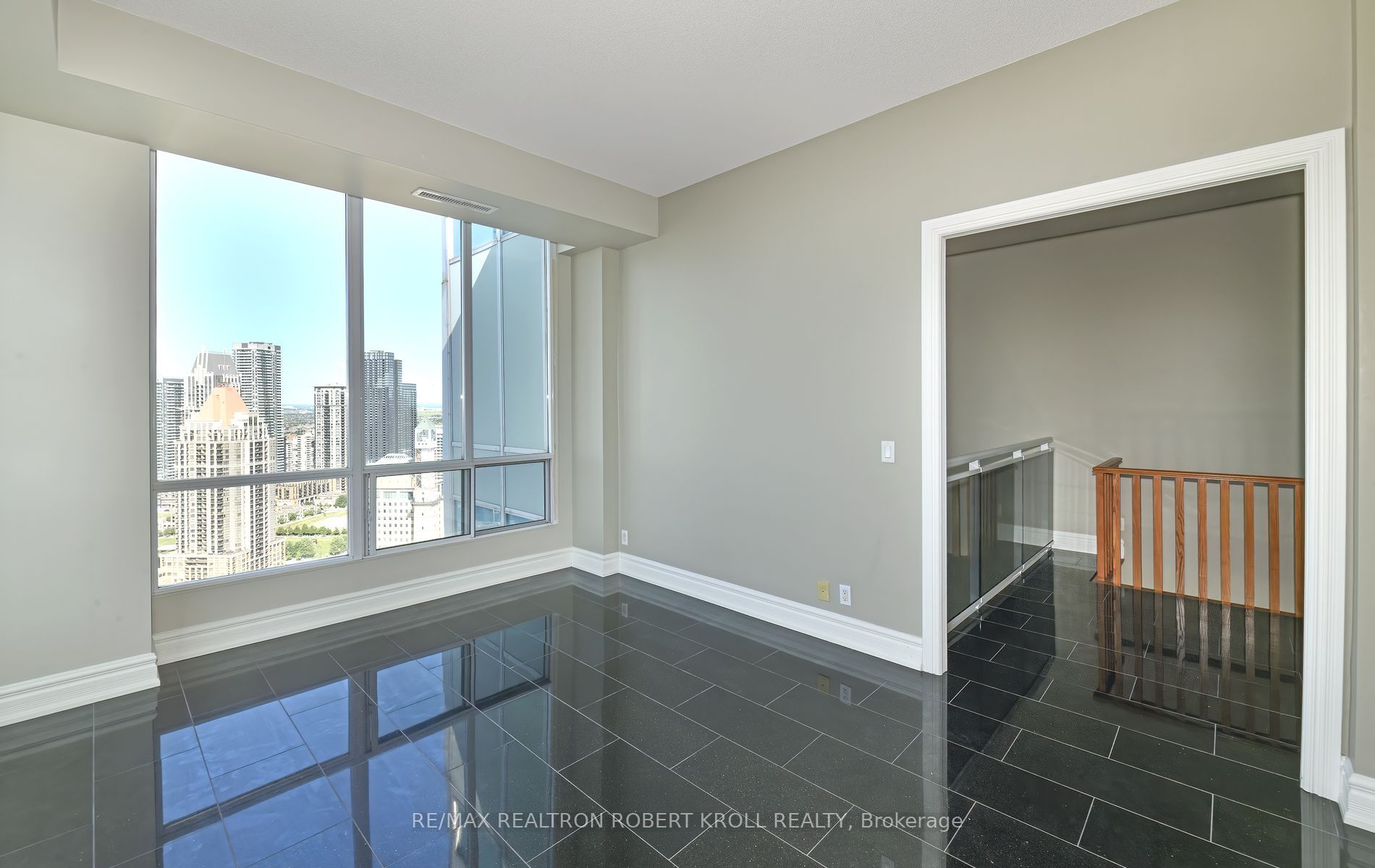 3939 Duke Of York Boulevard Ph 7 Property Photo 21