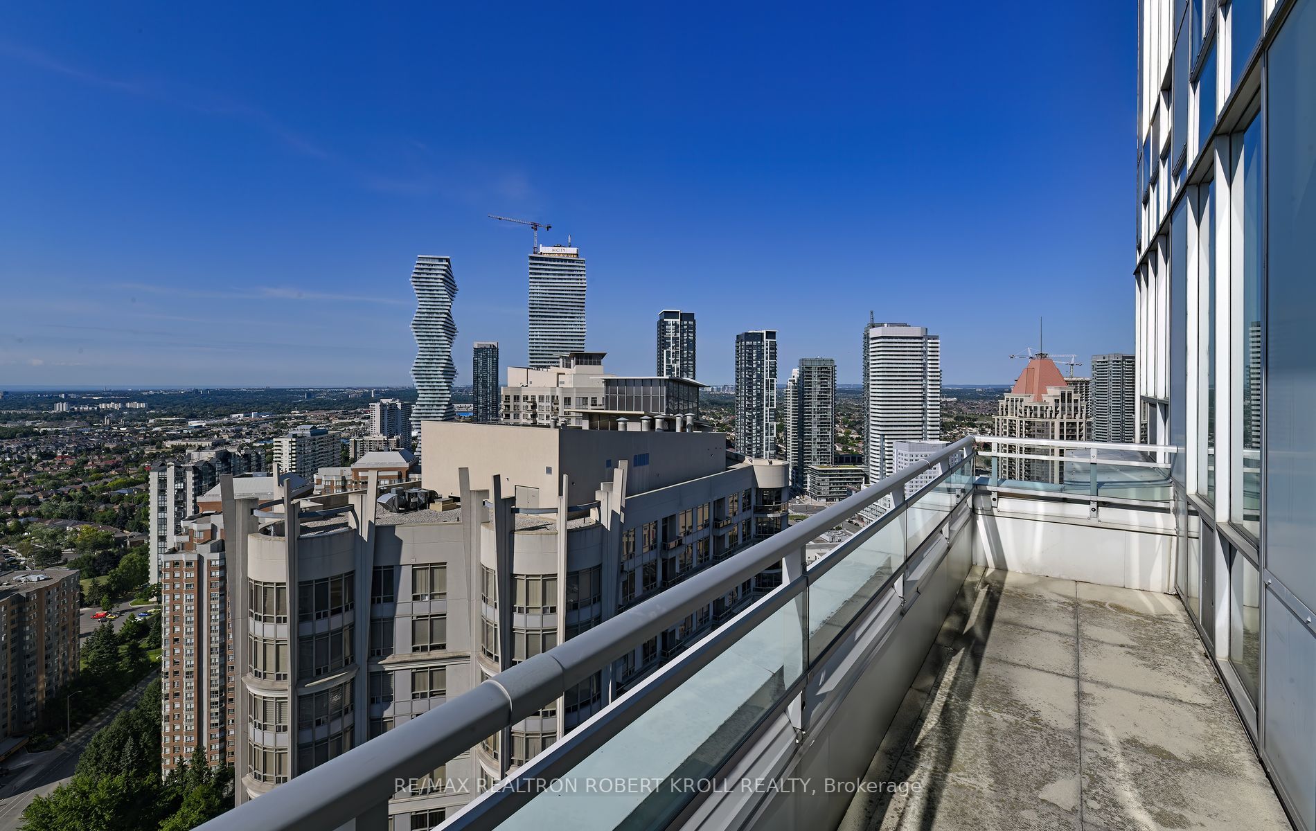 3939 Duke Of York Boulevard Ph 7 Property Photo 27