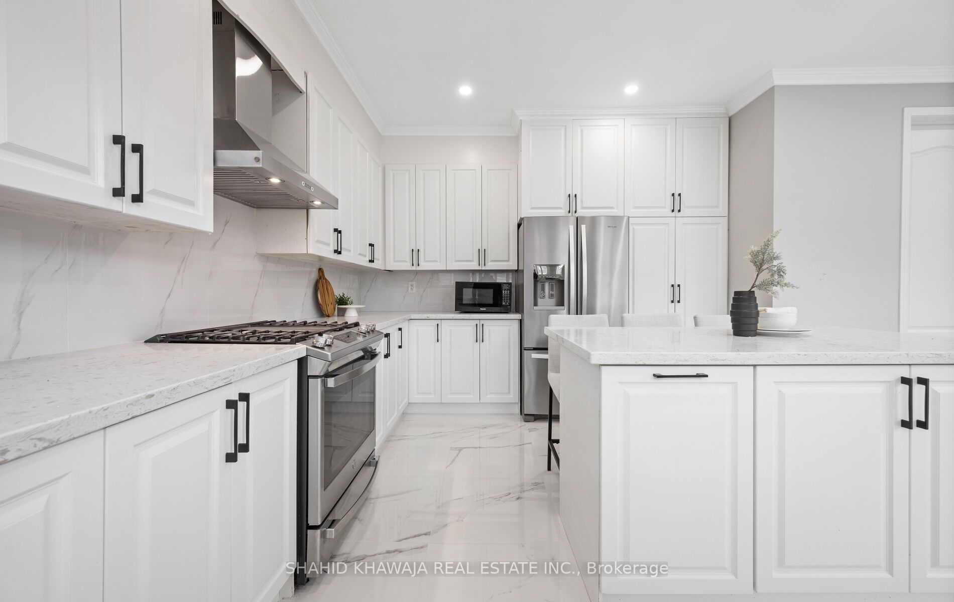 566 Hood Terrace Property Photo 16