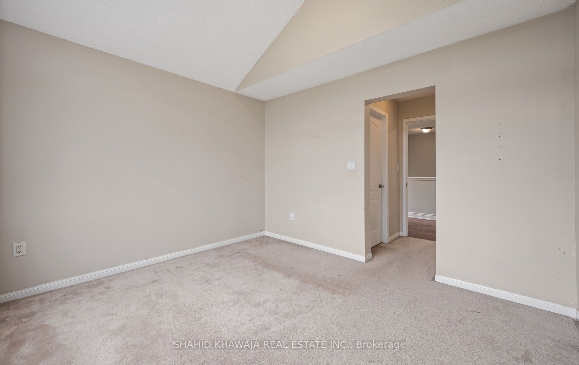566 Hood Terrace Property Photo 31