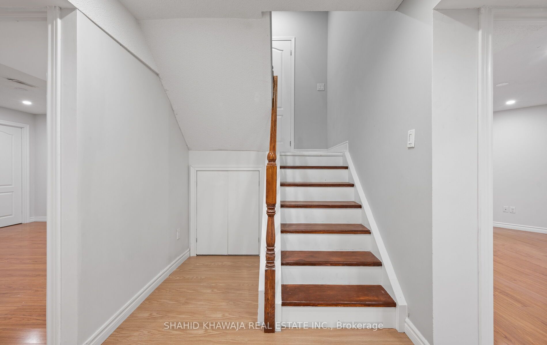 566 Hood Terrace Property Photo 35