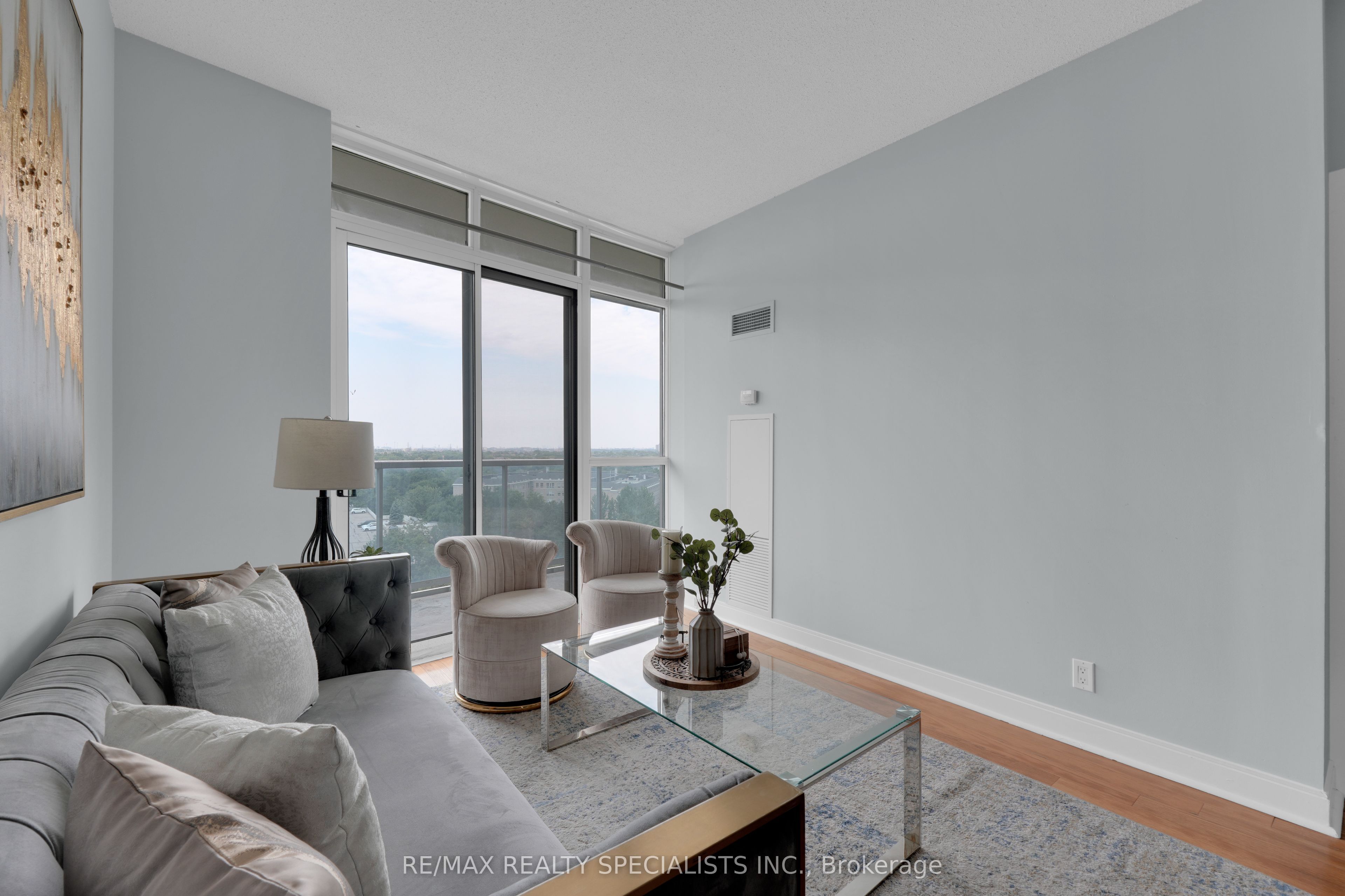 80 Absolute Avenue N 911 Property Photo 17