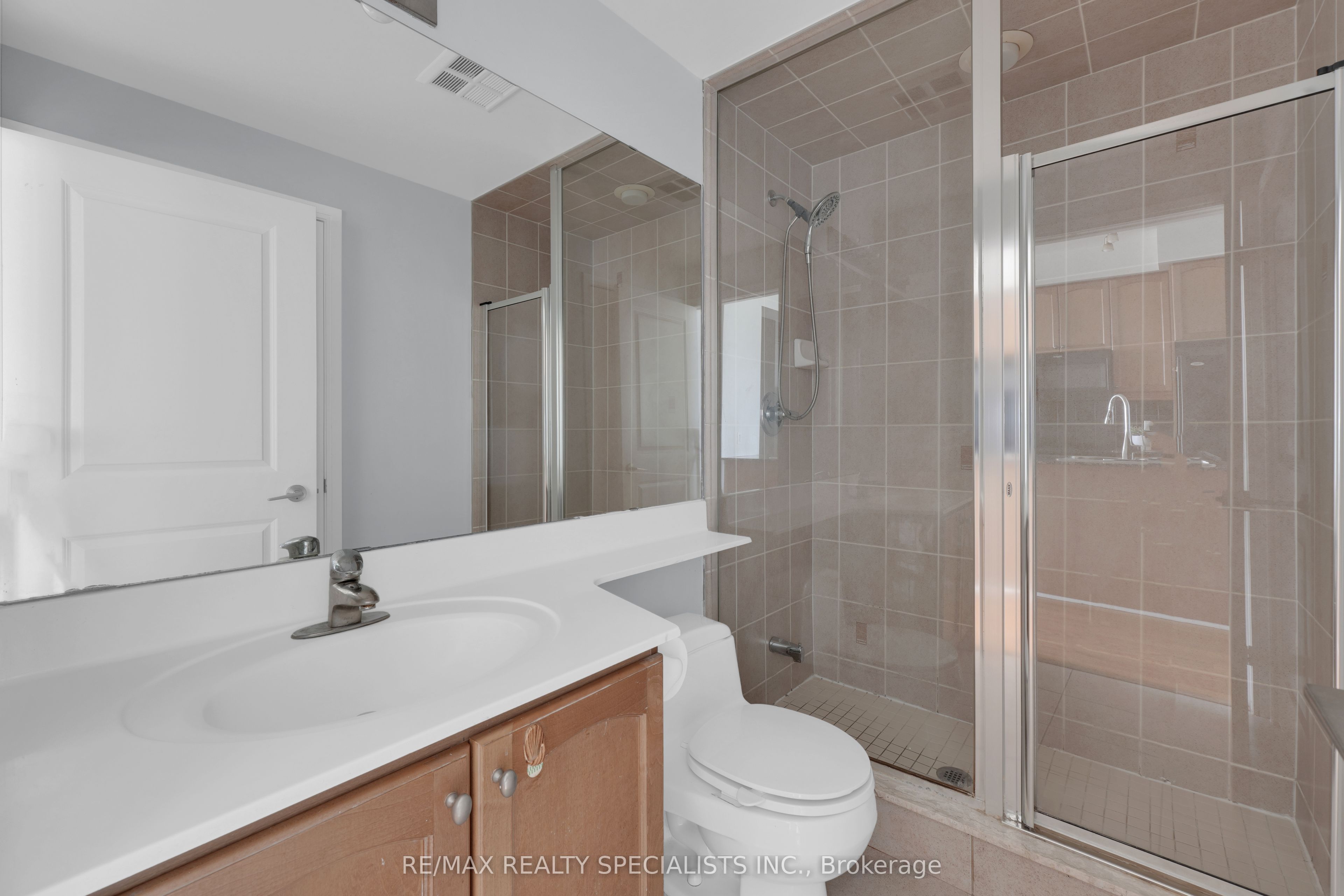80 Absolute Avenue N 911 Property Photo 21