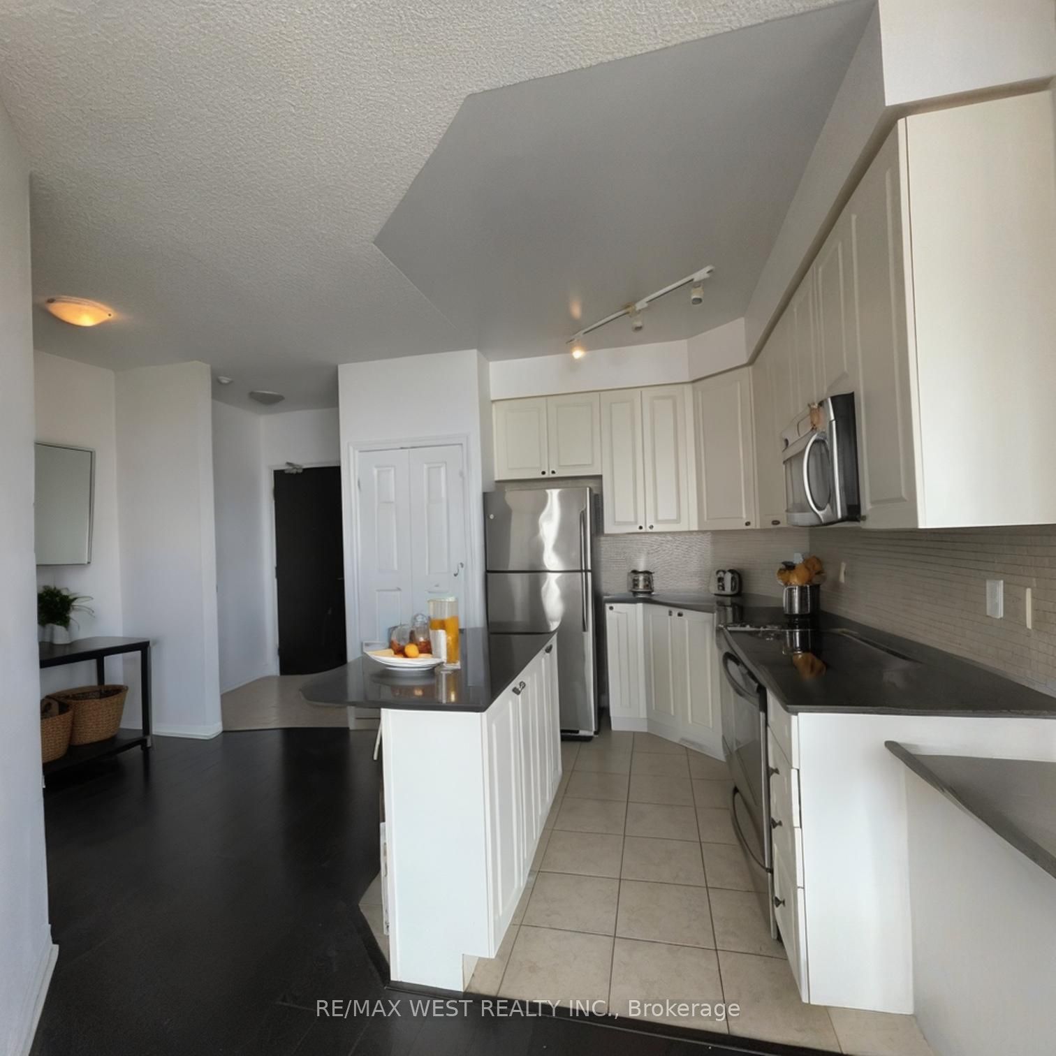 225 Webb Drive 2307 Property Photo 2