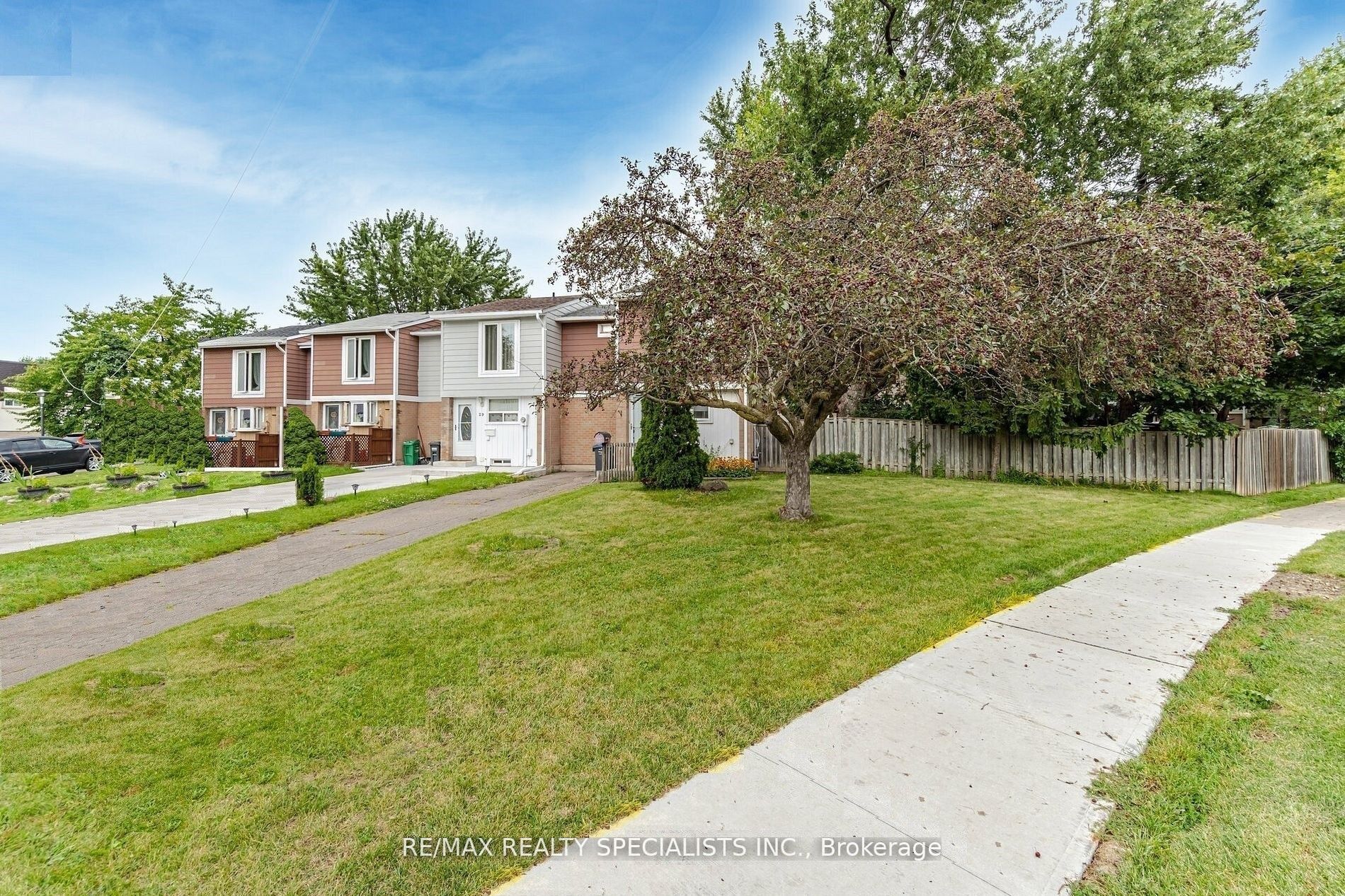30 Hardcastle Court Property Photo 3