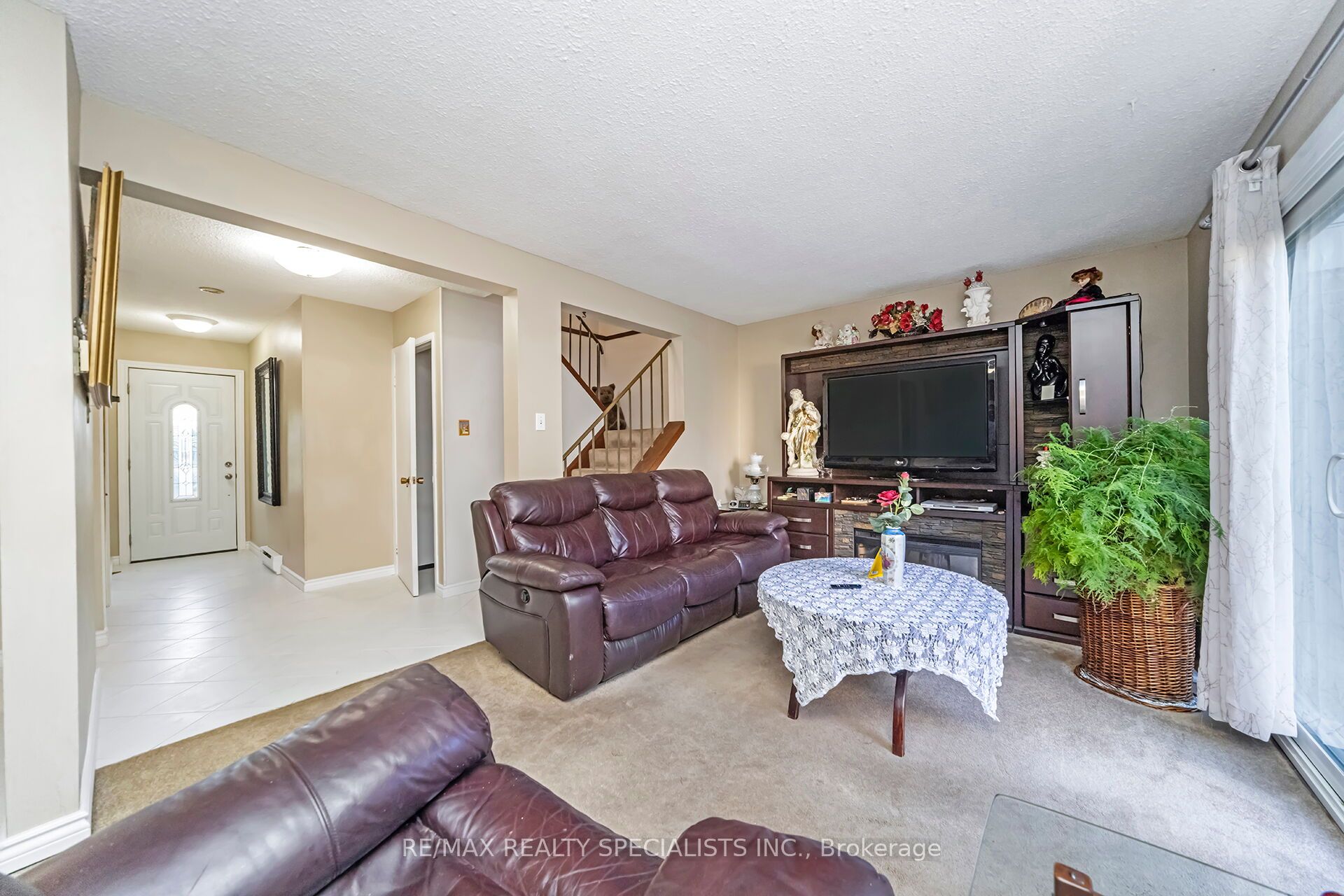 30 Hardcastle Court Property Photo 6