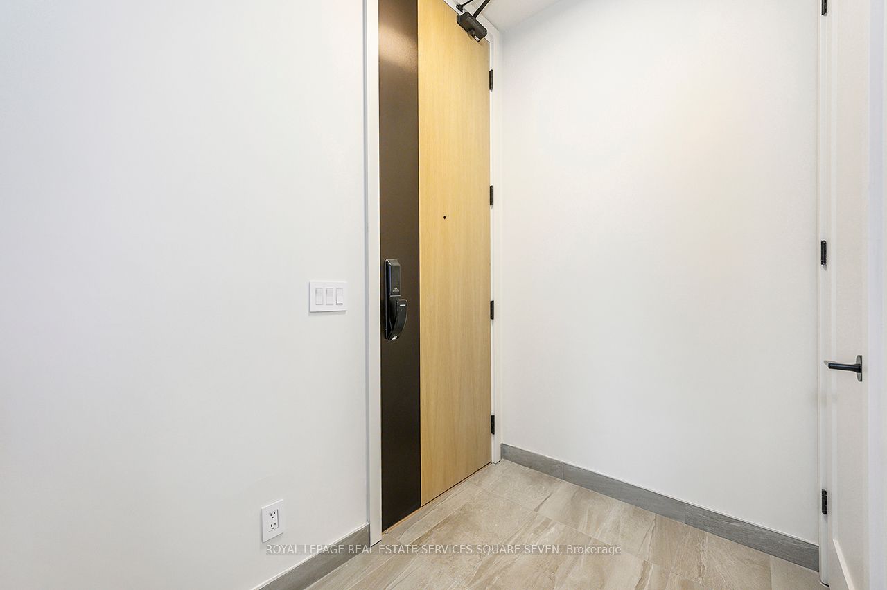 123 Maurice Drive 412 Property Photo 4