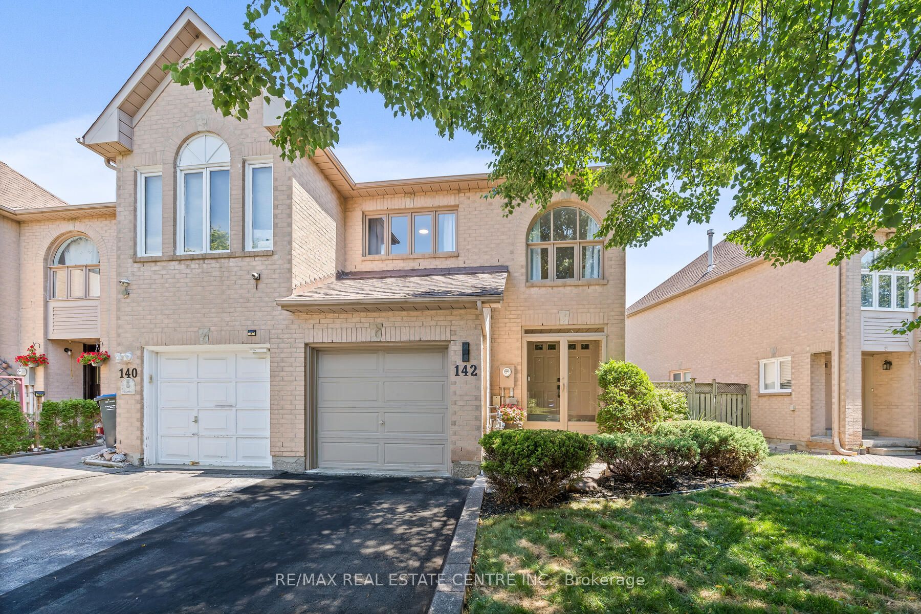 142 Richwood Crescent Property Photo 1