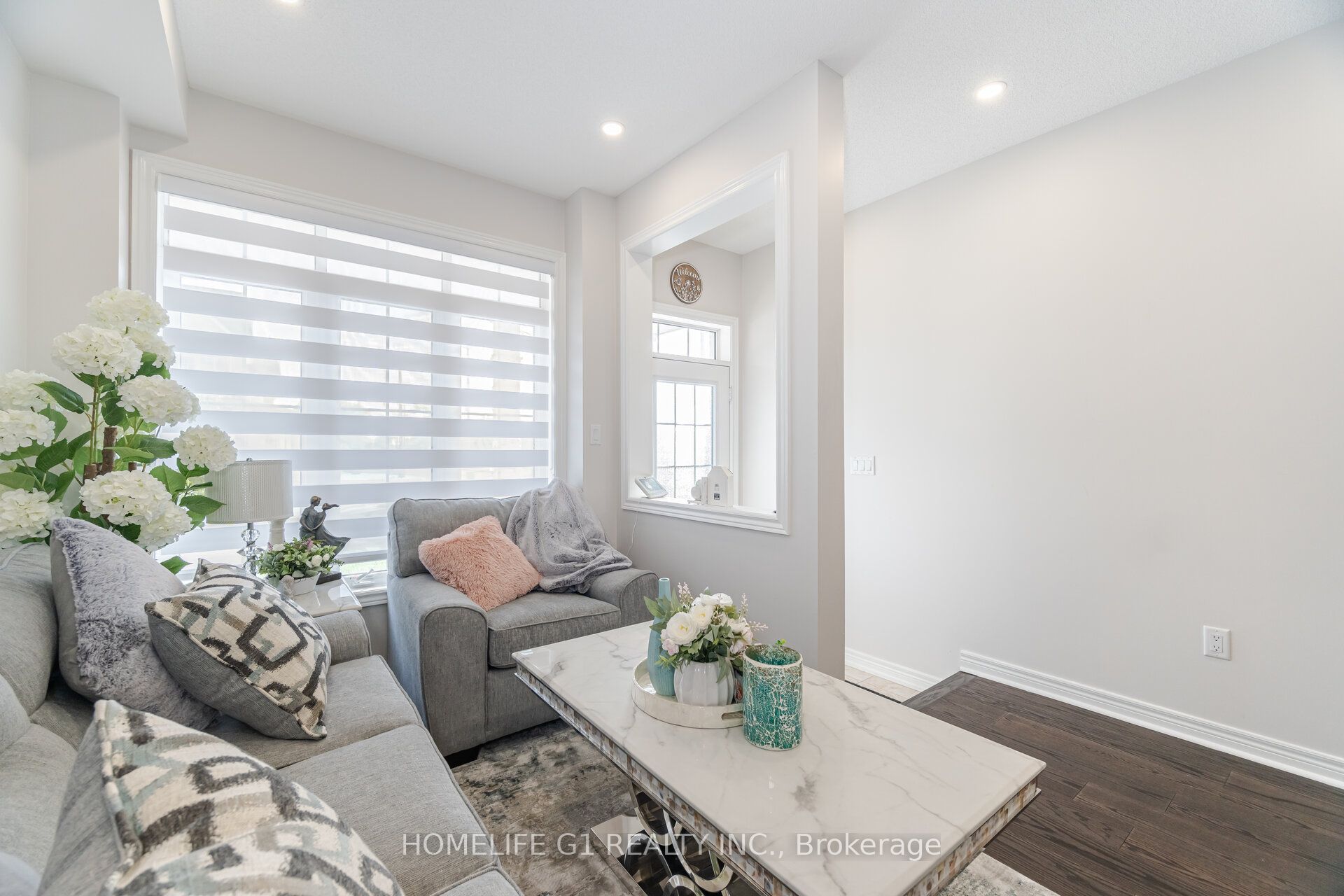 82 Truro Circle Property Photo 3