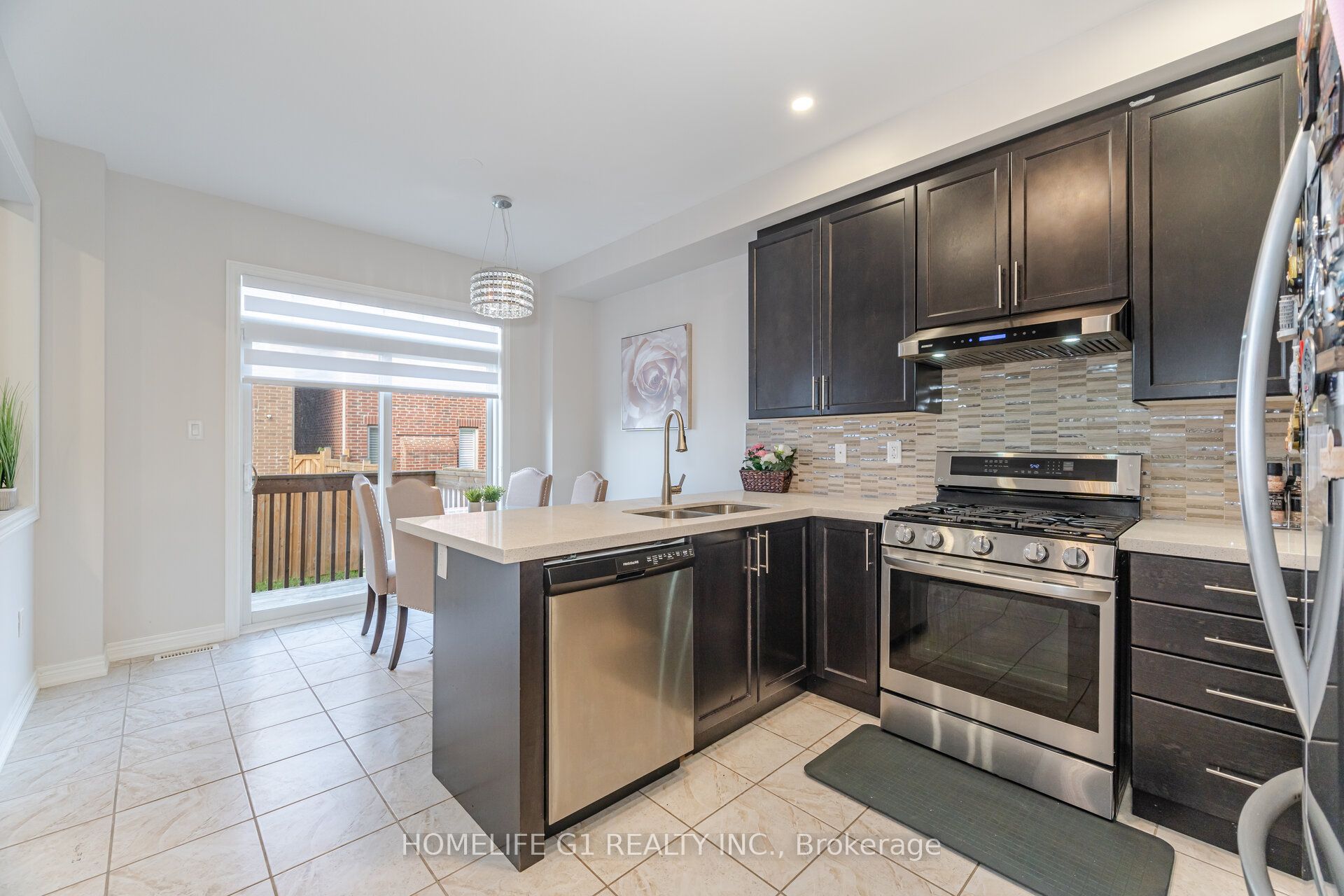 82 Truro Circle Property Photo 8