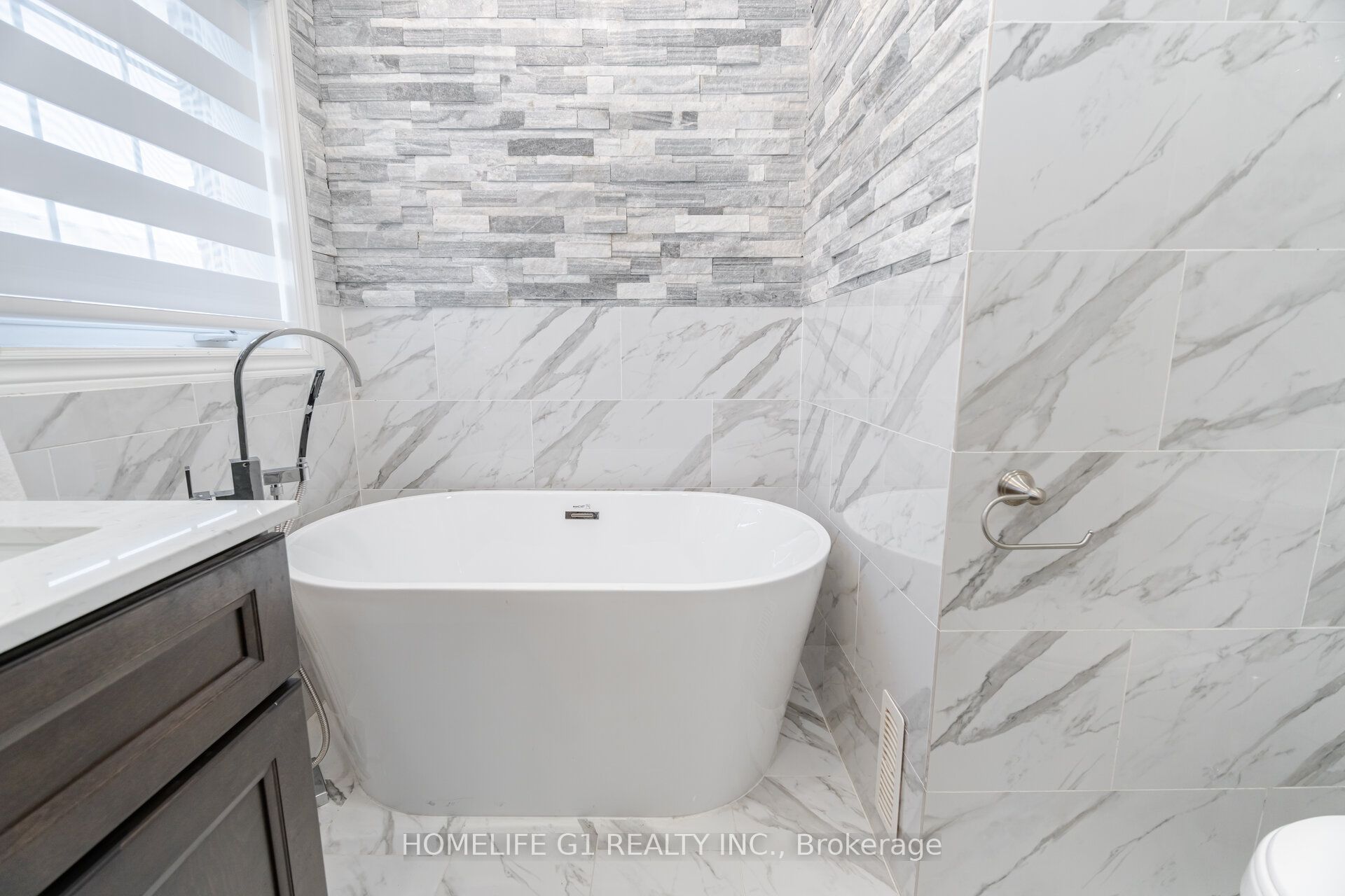 82 Truro Circle Property Photo 22