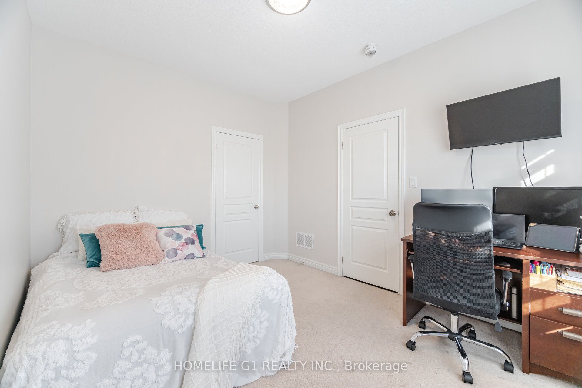 82 Truro Circle Property Photo 28