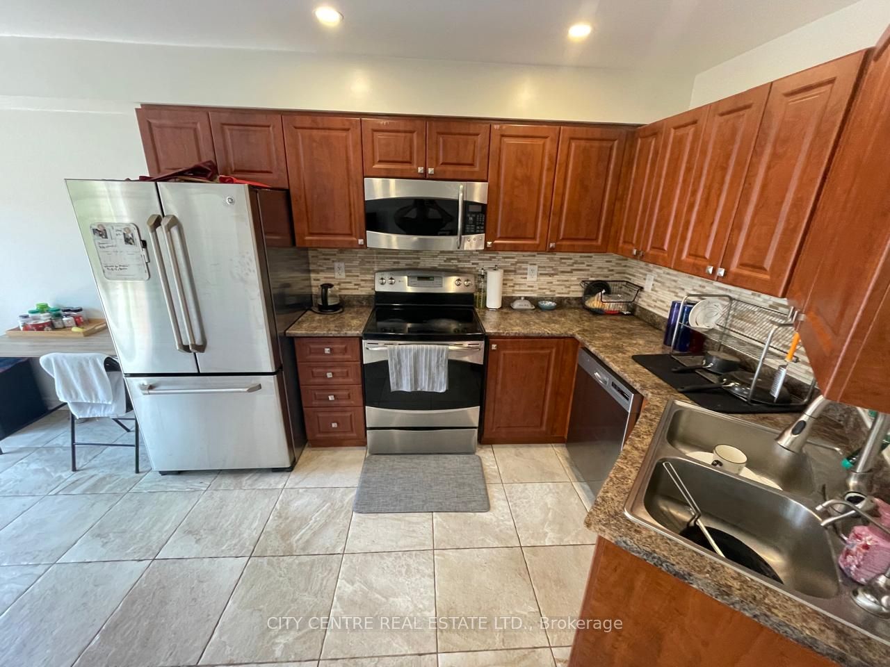 7168 Sandhurst Drive Property Photo 8