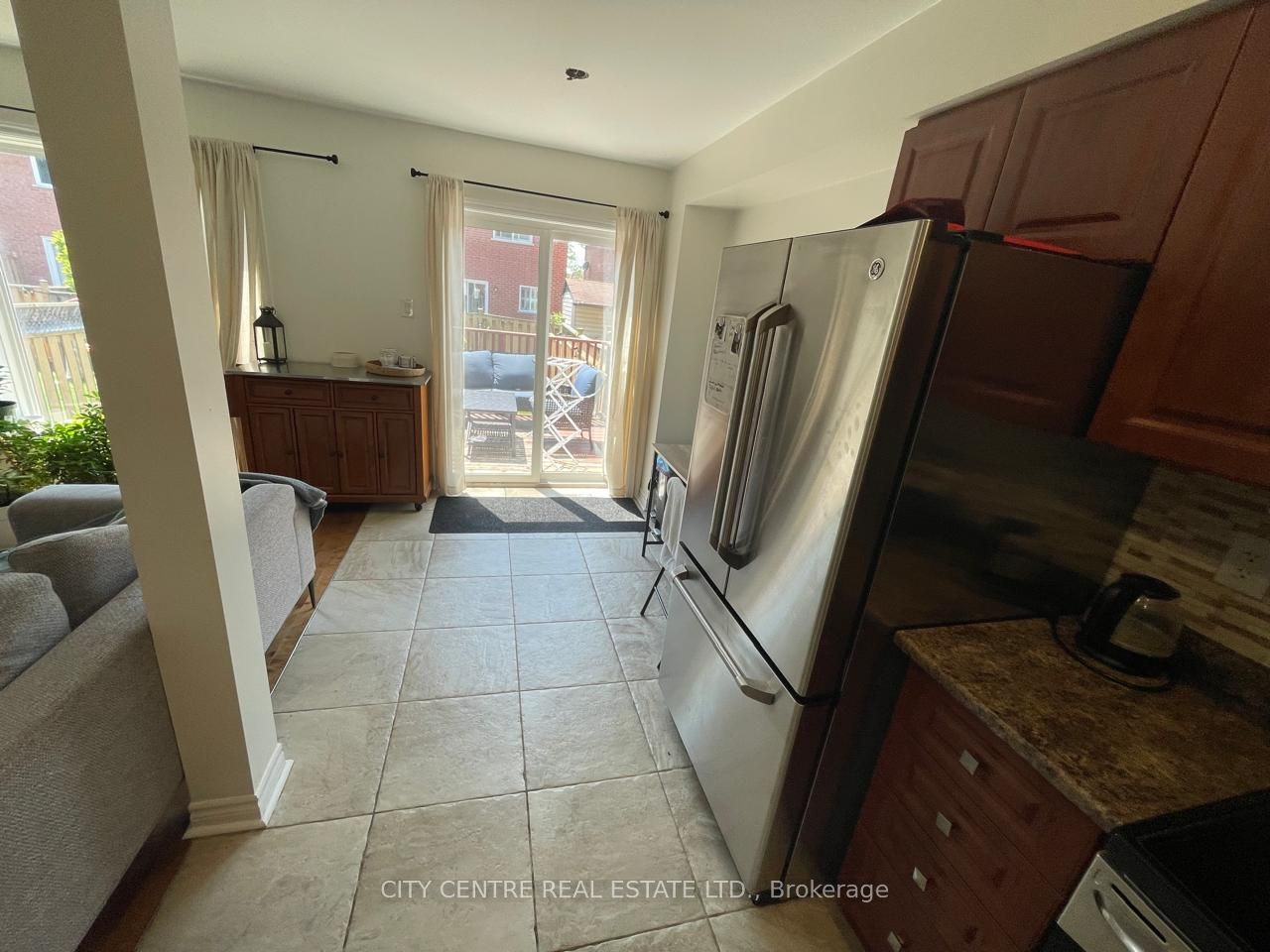 7168 Sandhurst Drive Property Photo 9