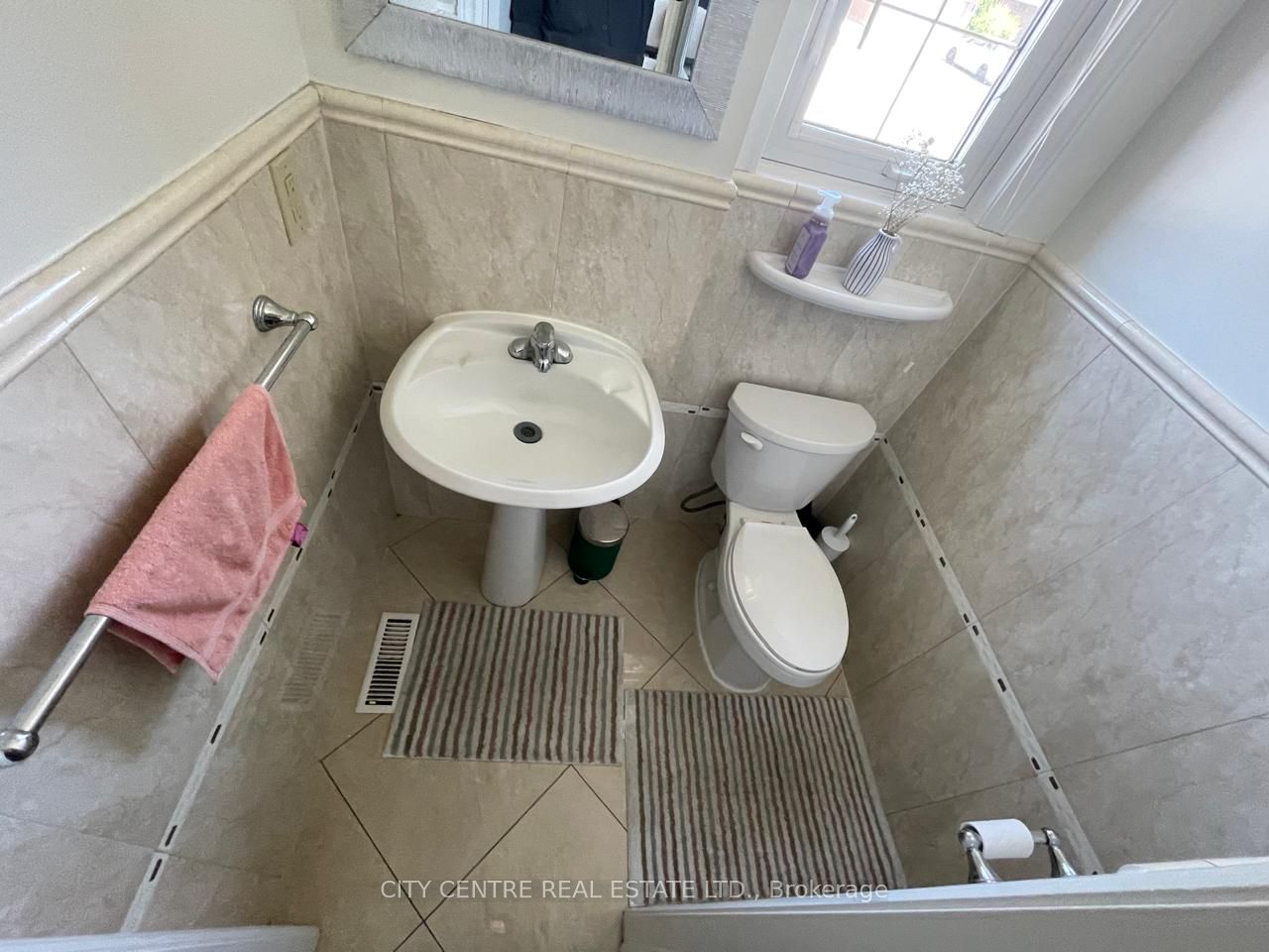 7168 Sandhurst Drive Property Photo 17