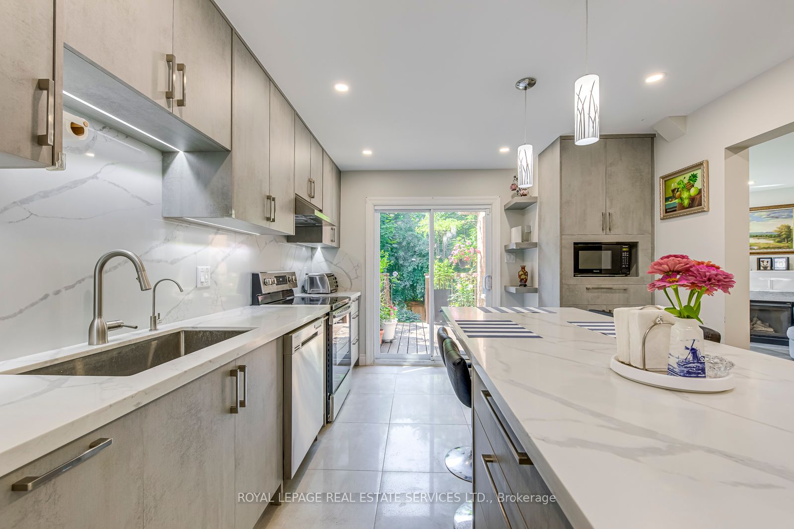 1905 Broad Hollow Gate 49 Property Photo 16