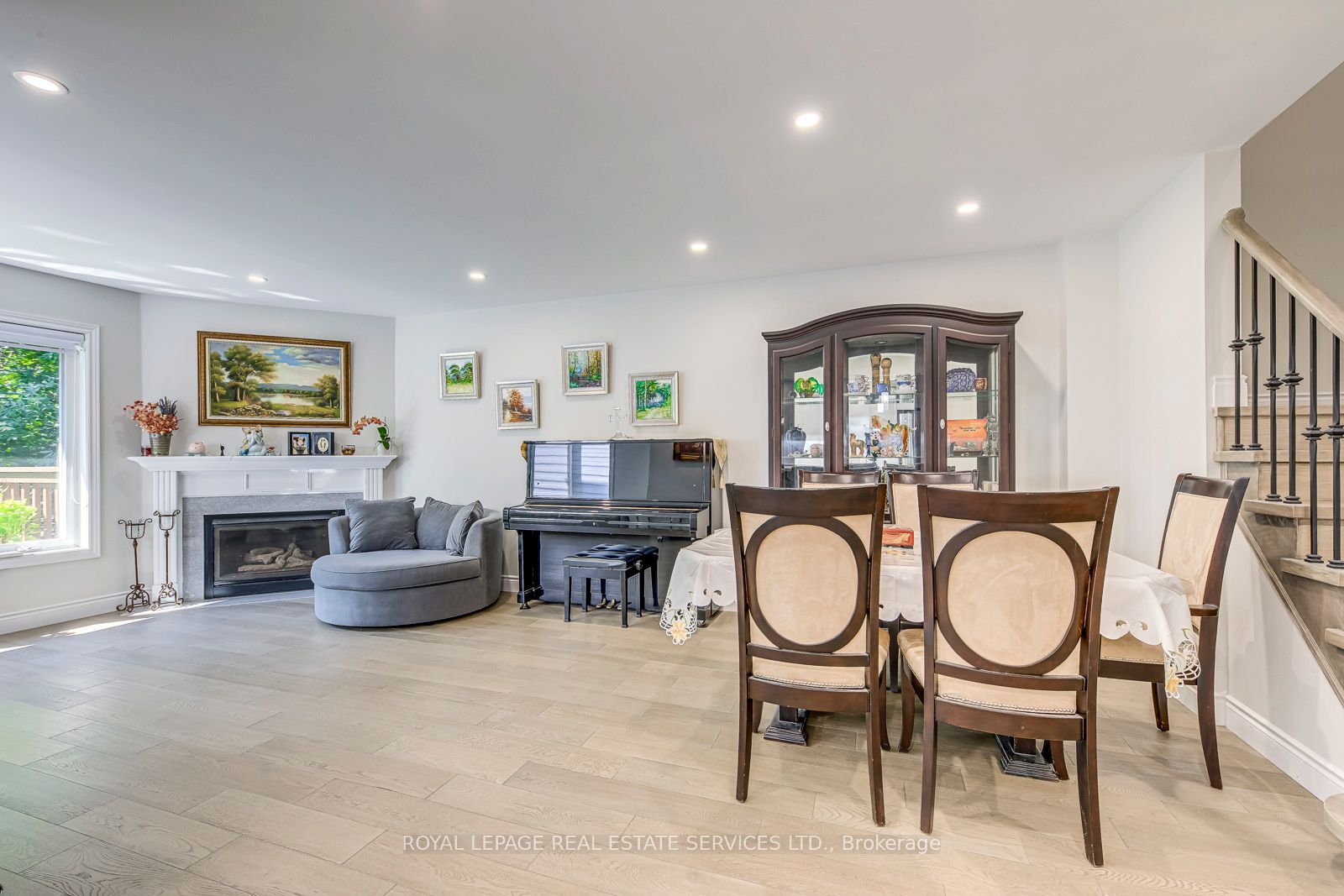 1905 Broad Hollow Gate 49 Property Photo 19