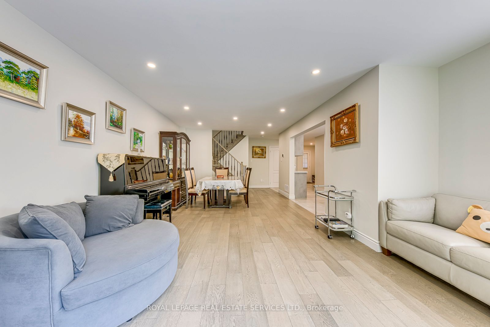 1905 Broad Hollow Gate 49 Property Photo 24