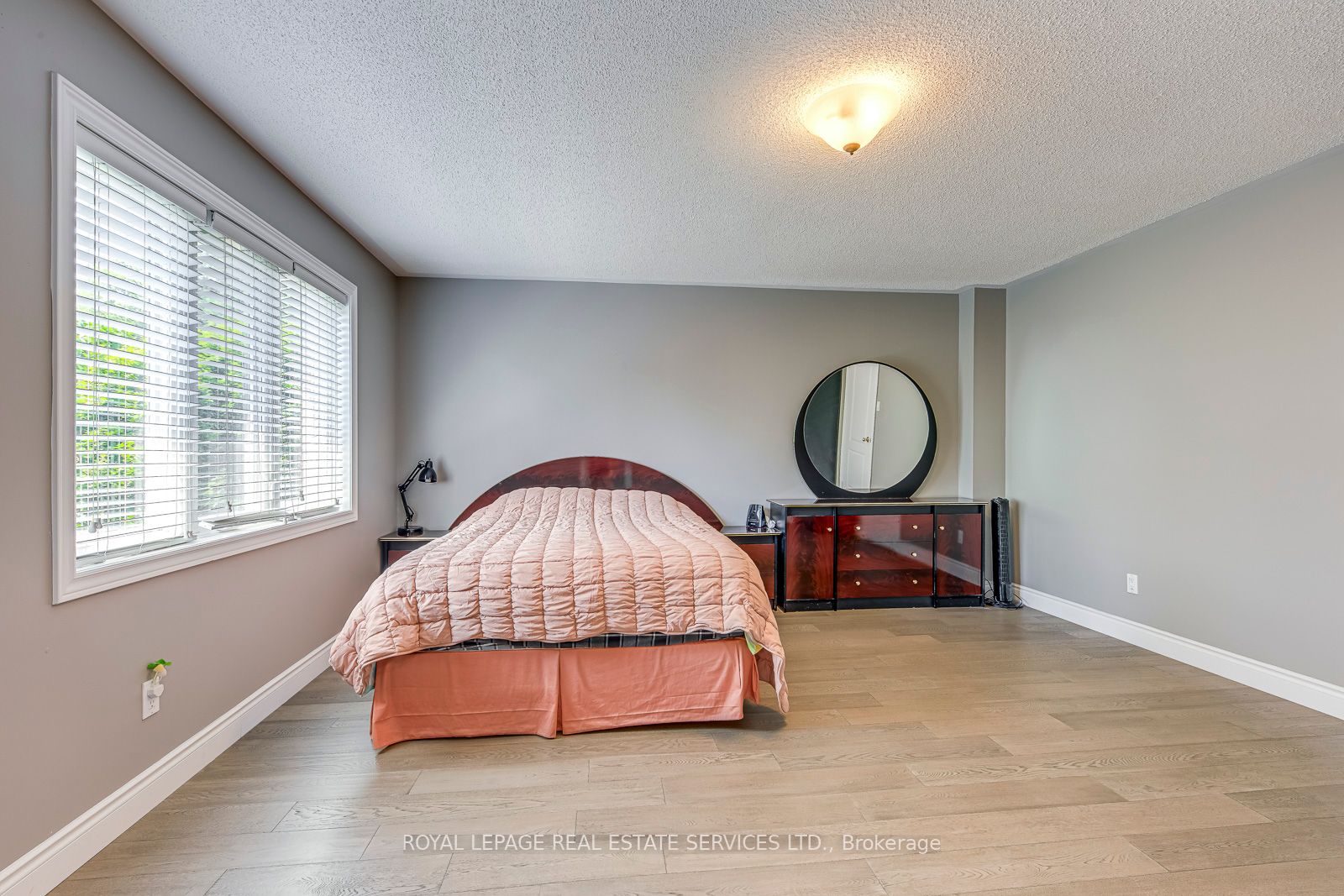 1905 Broad Hollow Gate 49 Property Photo 32