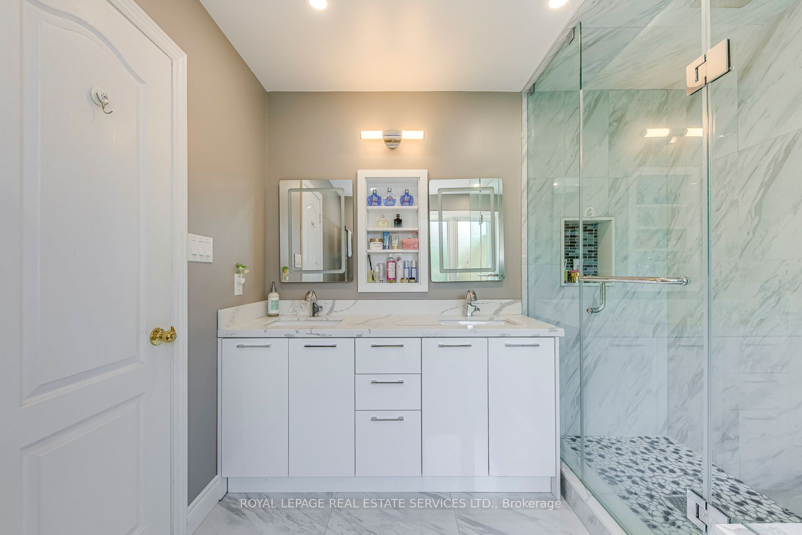 1905 Broad Hollow Gate 49 Property Photo 33