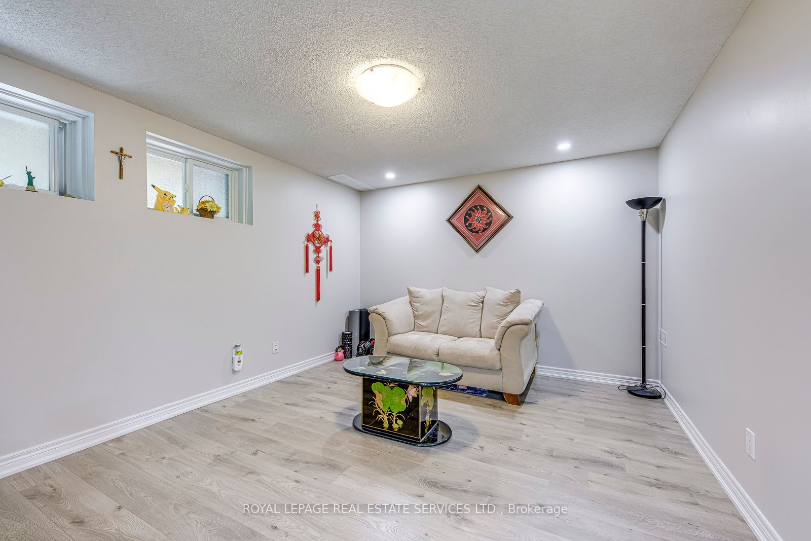 1905 Broad Hollow Gate 49 Property Photo 44