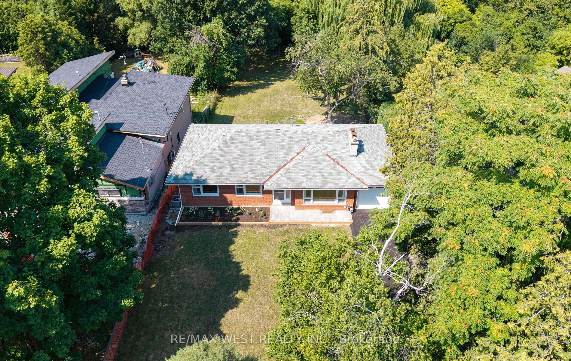 23 Waltham Drive Property Photo 5