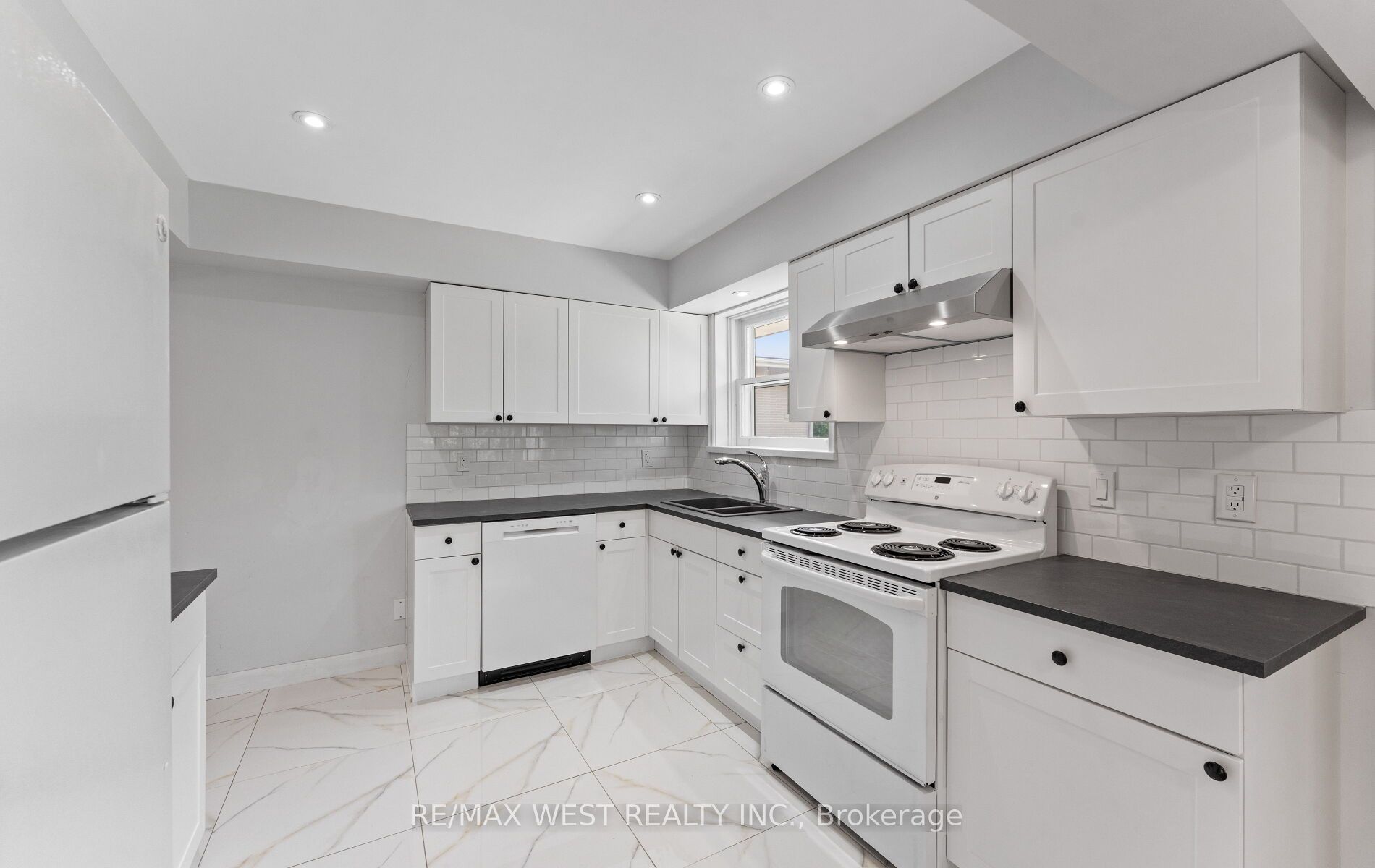 23 Waltham Drive Property Photo 14