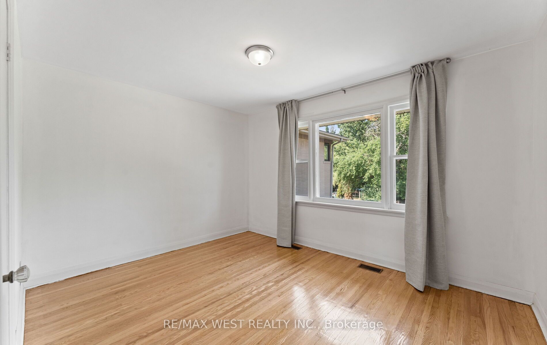 23 Waltham Drive Property Photo 24