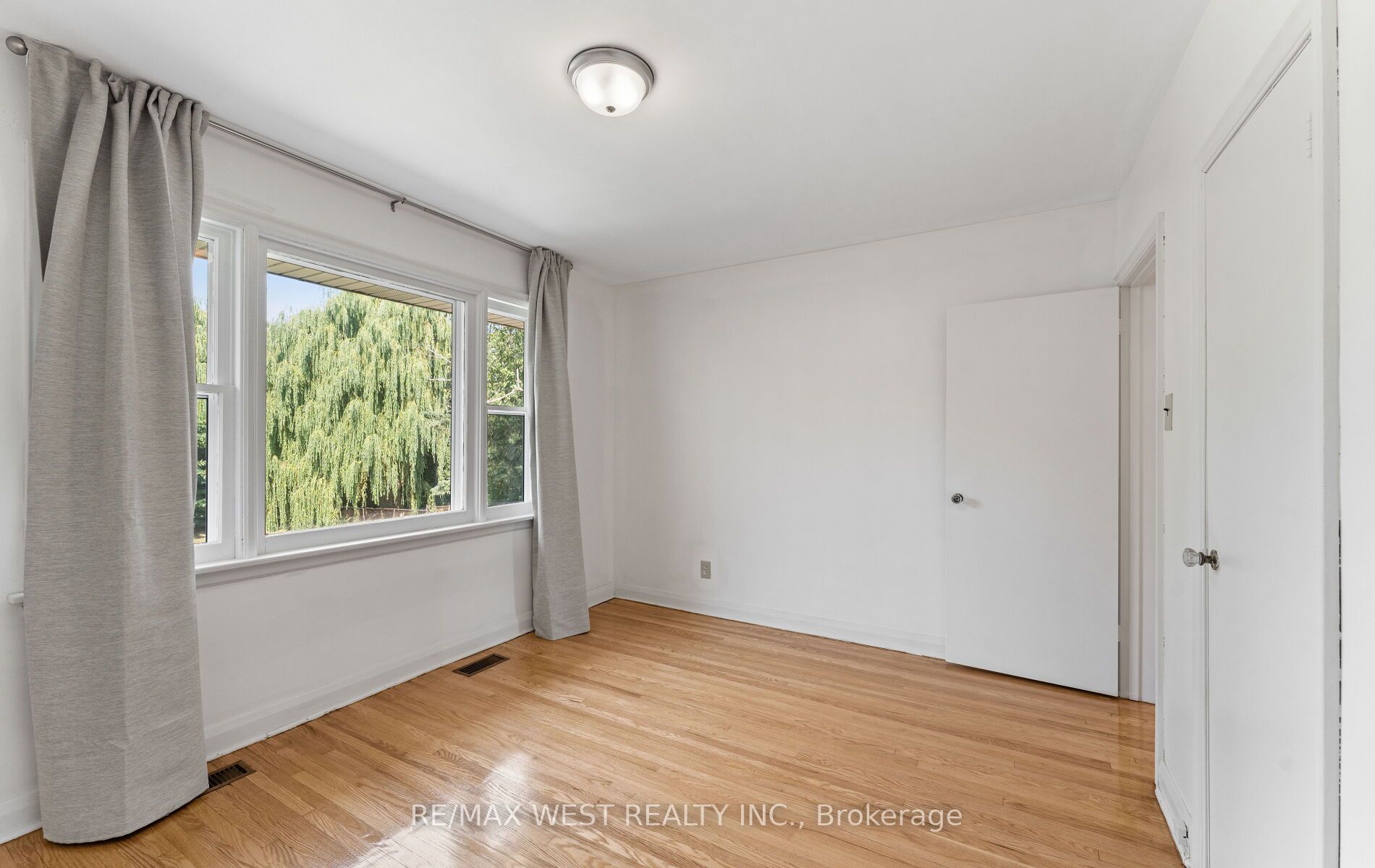 23 Waltham Drive Property Photo 25