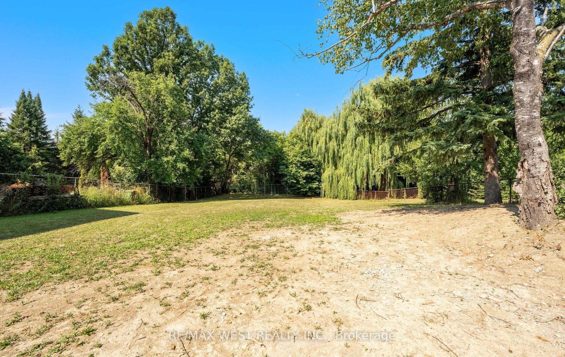 23 Waltham Drive Property Photo 31
