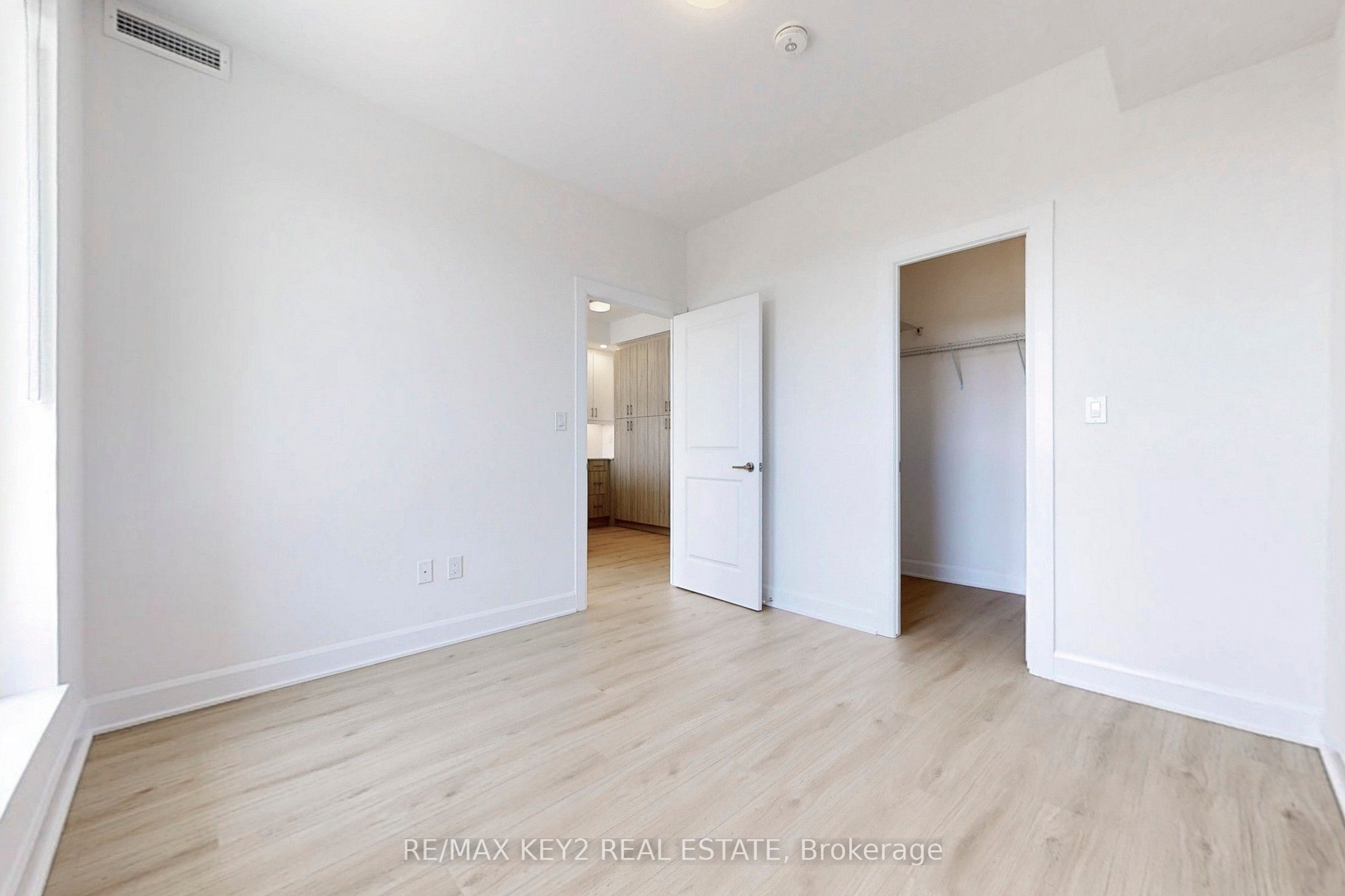 3240 William Colston Avenue 613 Property Photo 14