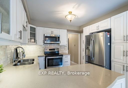 449 Greenpark Crescent Property Photo 6