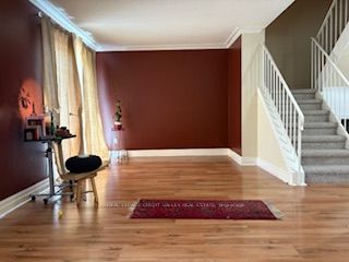 24 Sutter Ave Property Photo 9