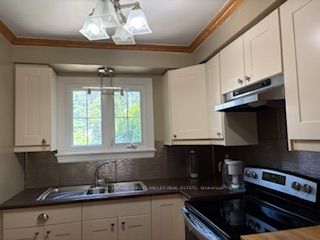 24 Sutter Ave Property Photo 14