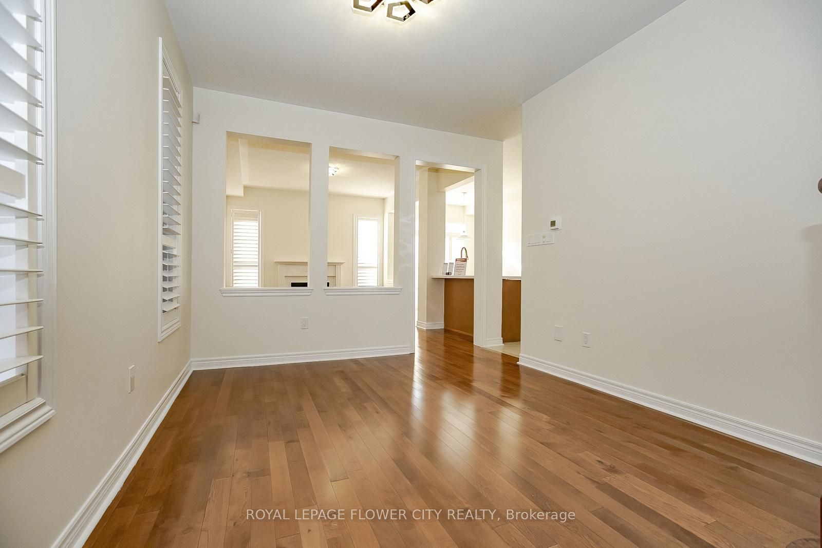 3698 Bloomington Crescent Property Photo 6