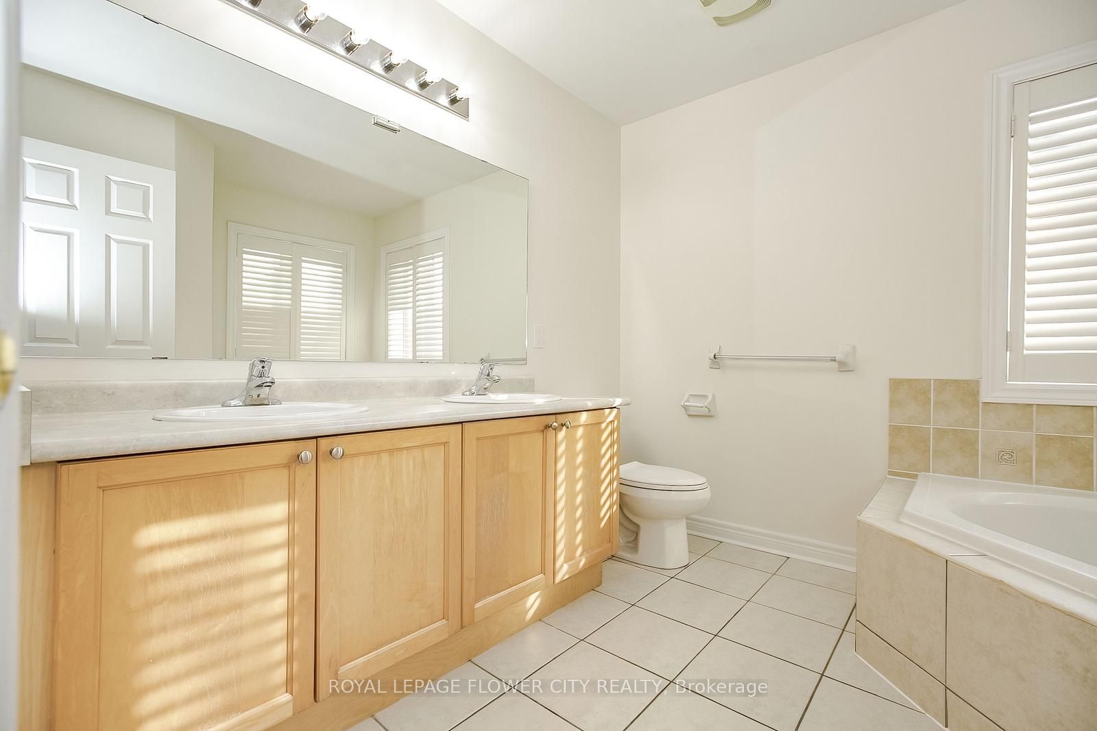 3698 Bloomington Crescent Property Photo 25
