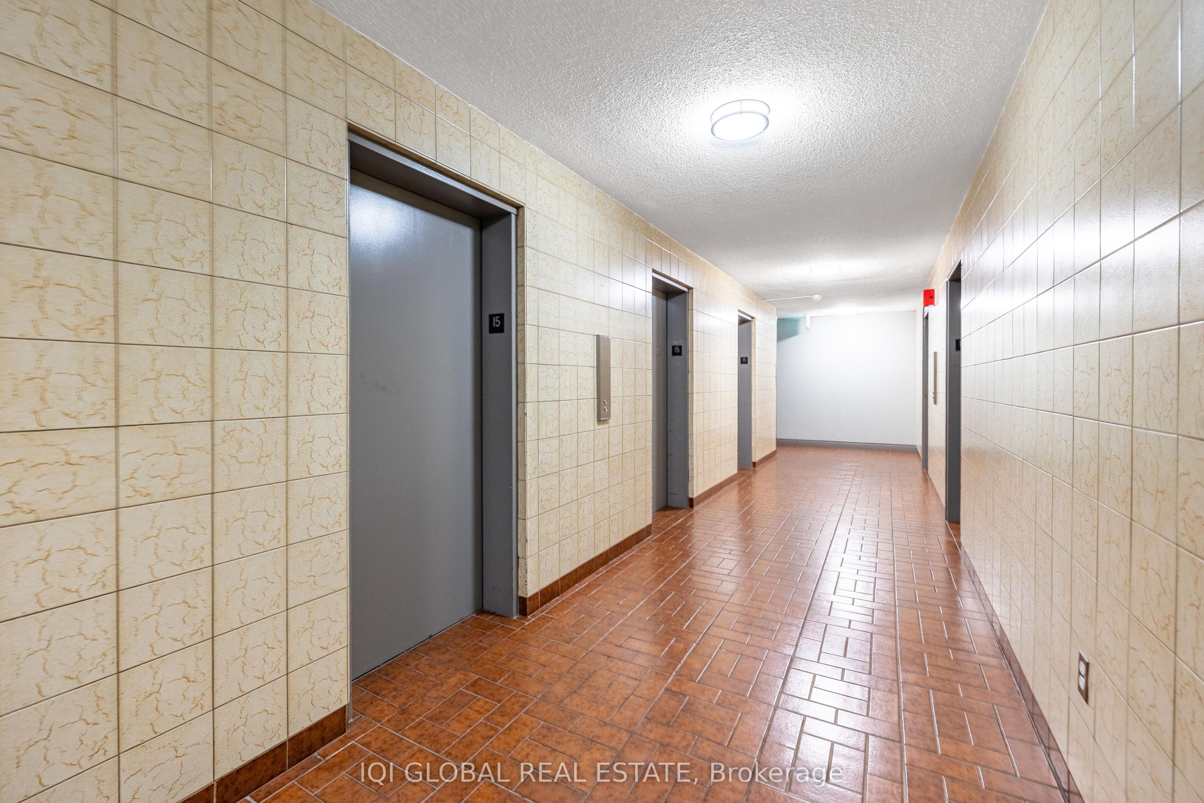 390 Dixon Road 1516 Property Photo 11