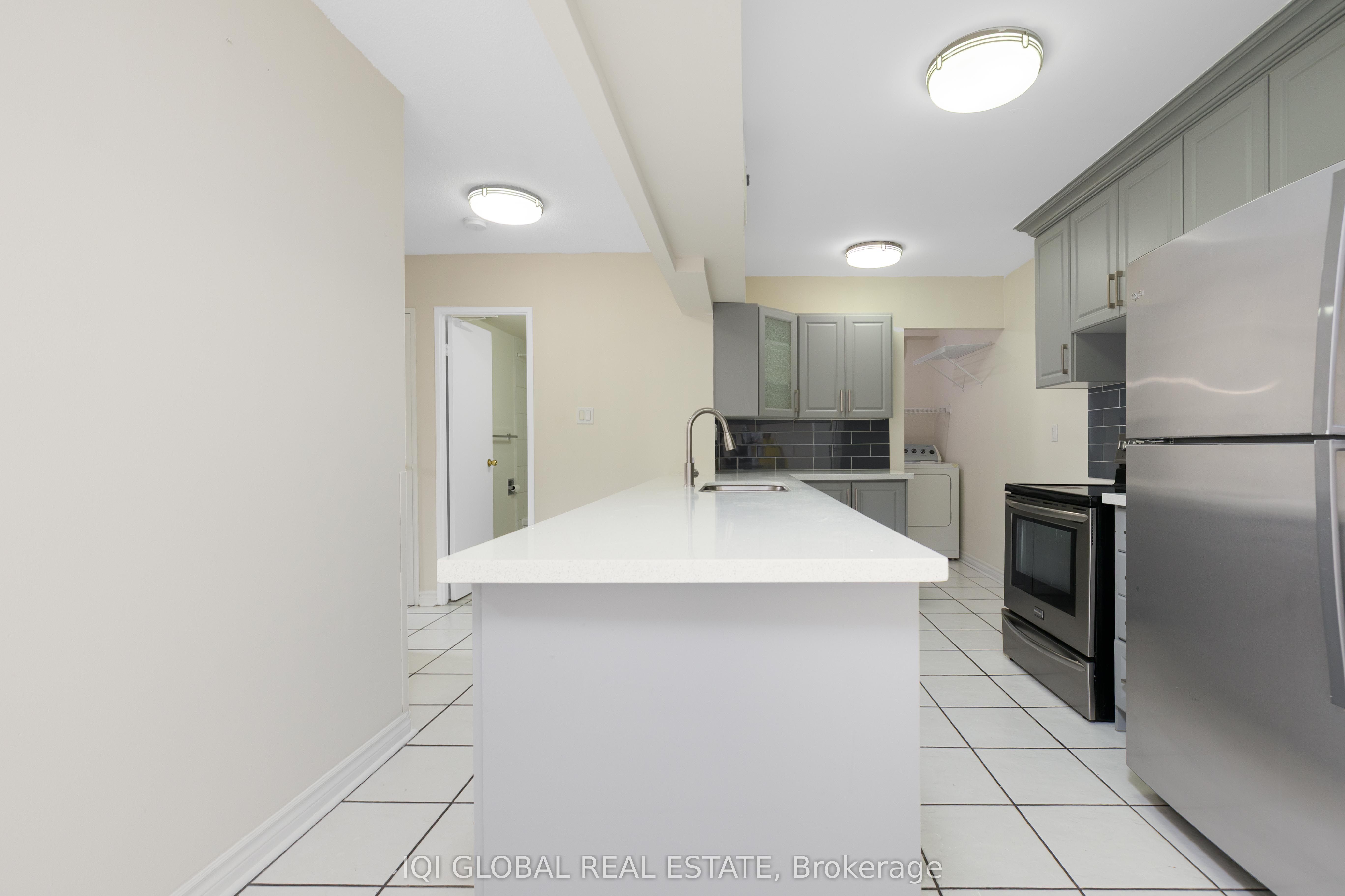 390 Dixon Road 1516 Property Photo 16