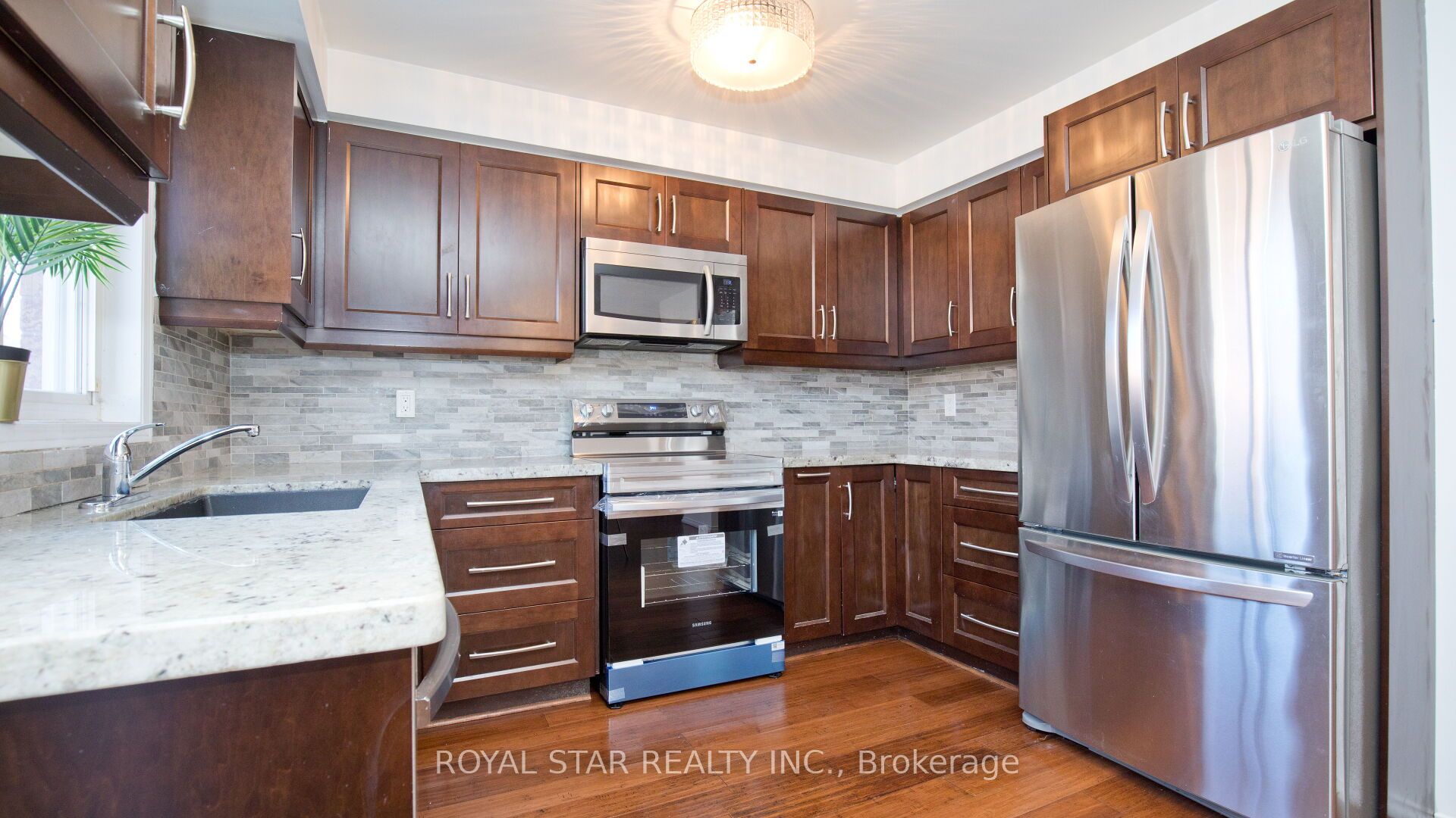 13 Waterdale Road Property Photo 13