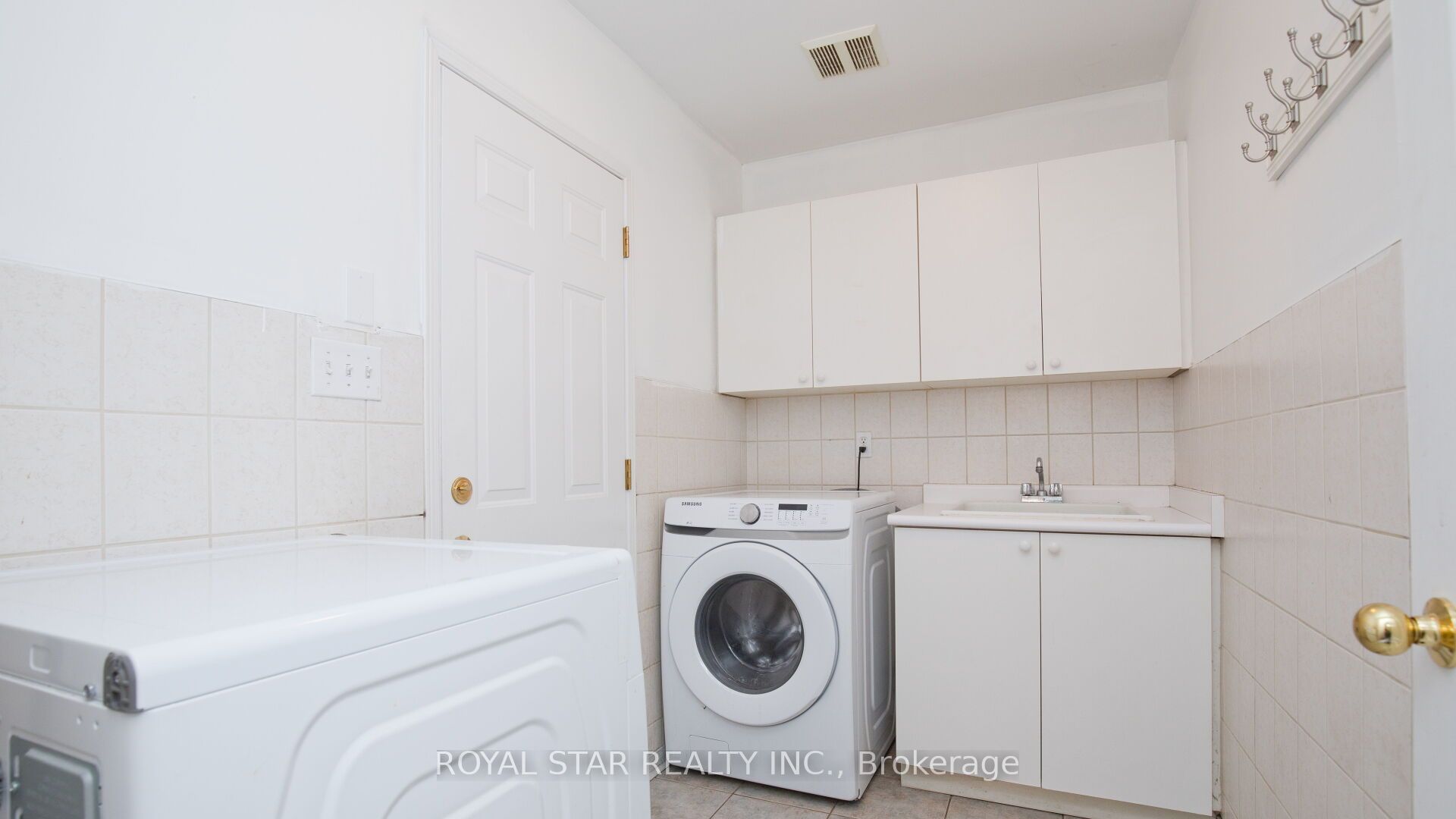 13 Waterdale Road Property Photo 29