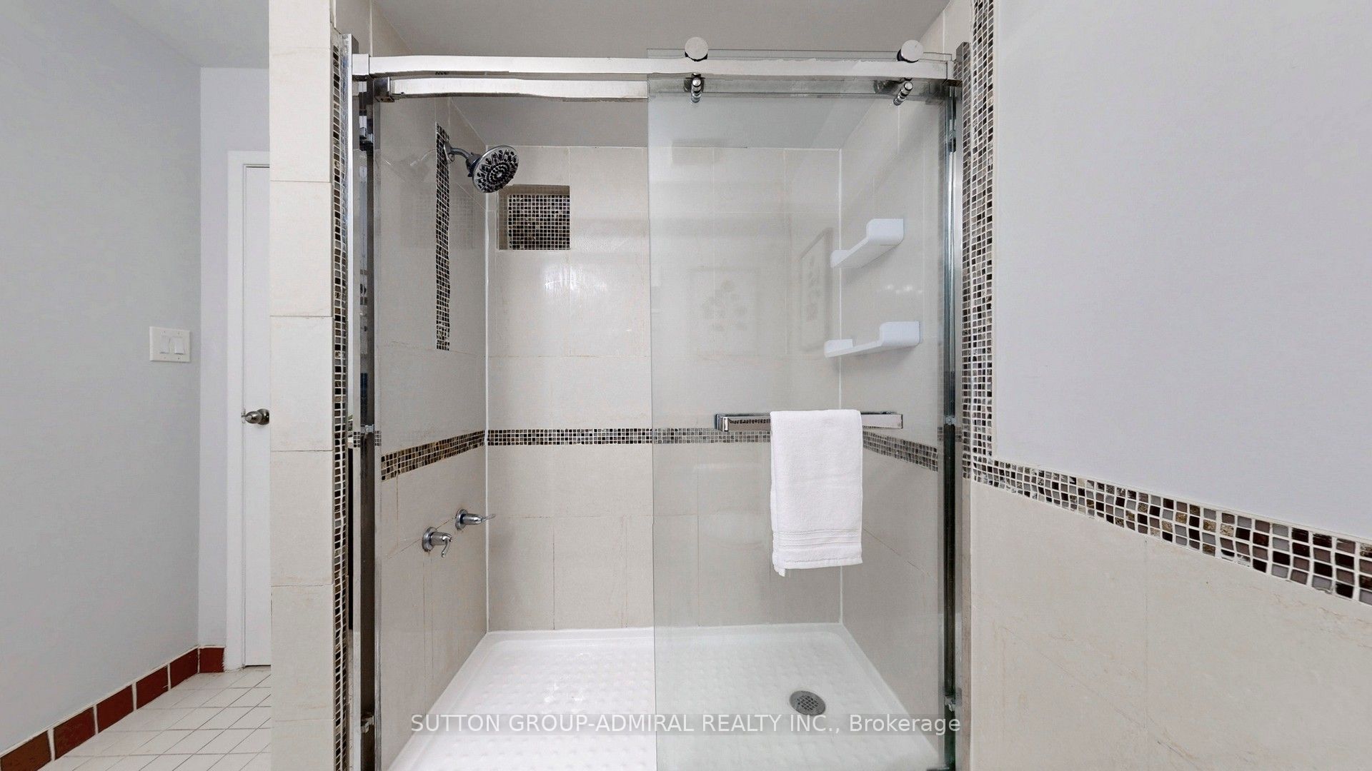 760 Ashprior Avenue Property Photo 19