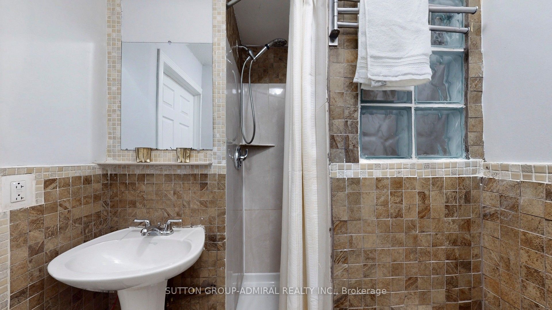 760 Ashprior Avenue Property Photo 25