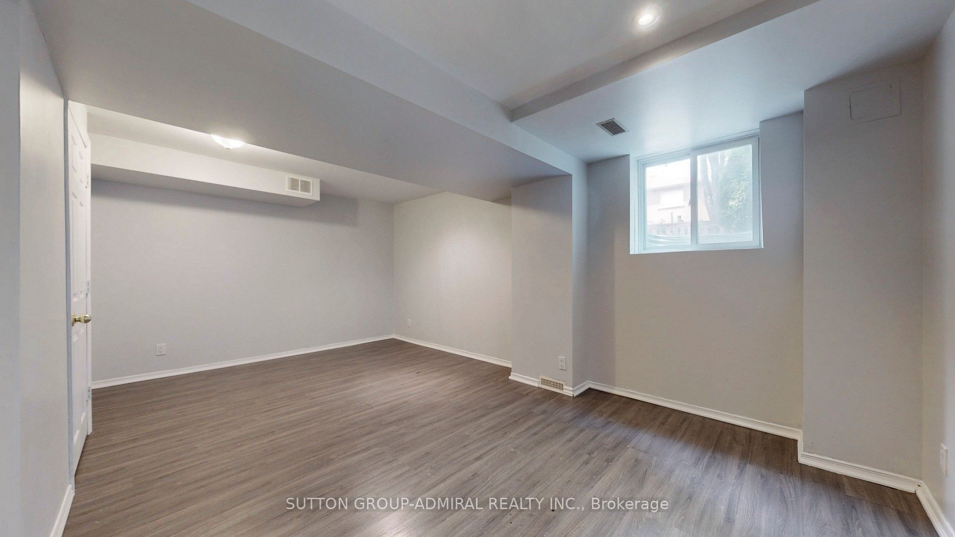 760 Ashprior Avenue Property Photo 27