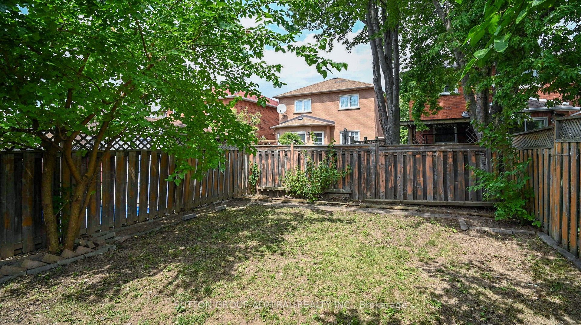 760 Ashprior Avenue Property Photo 32