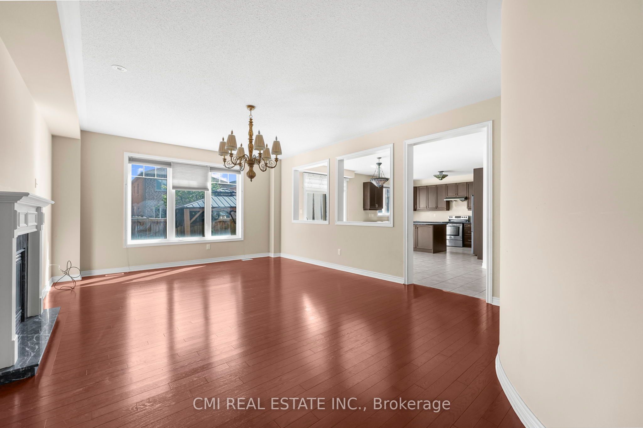 5 Decorso Drive N Property Photo 10