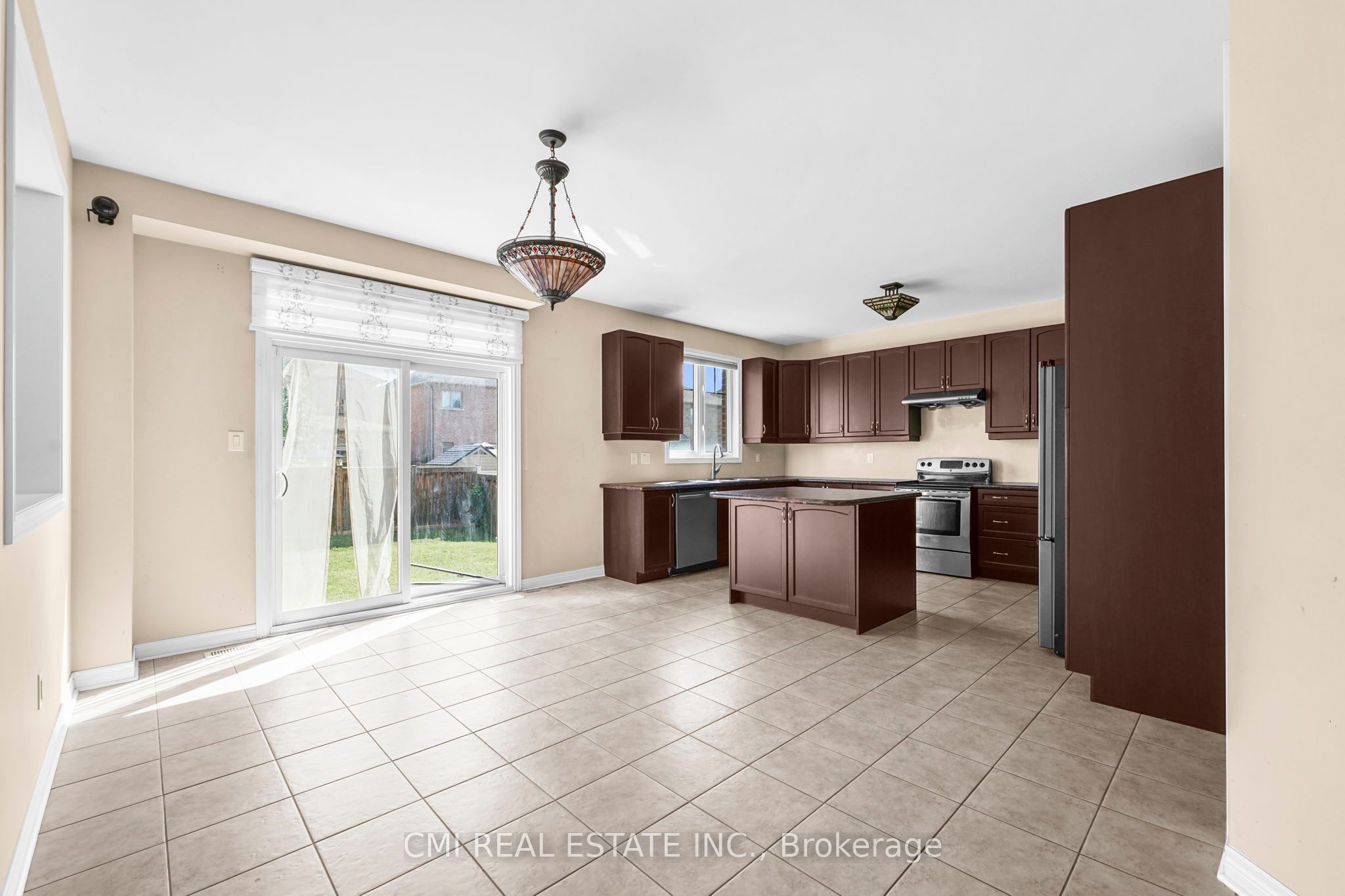 5 Decorso Drive N Property Photo 14