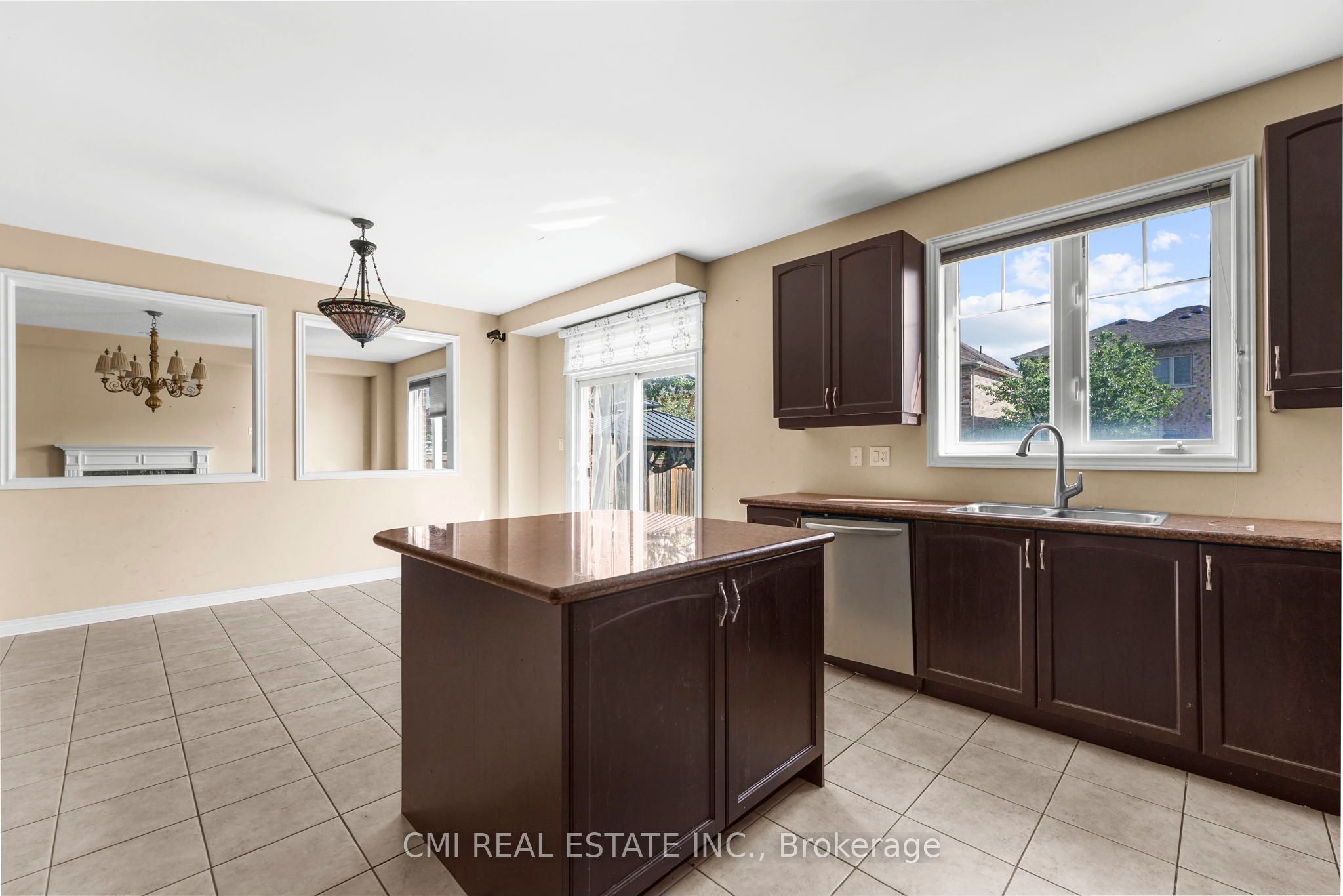 5 Decorso Drive N Property Photo 16