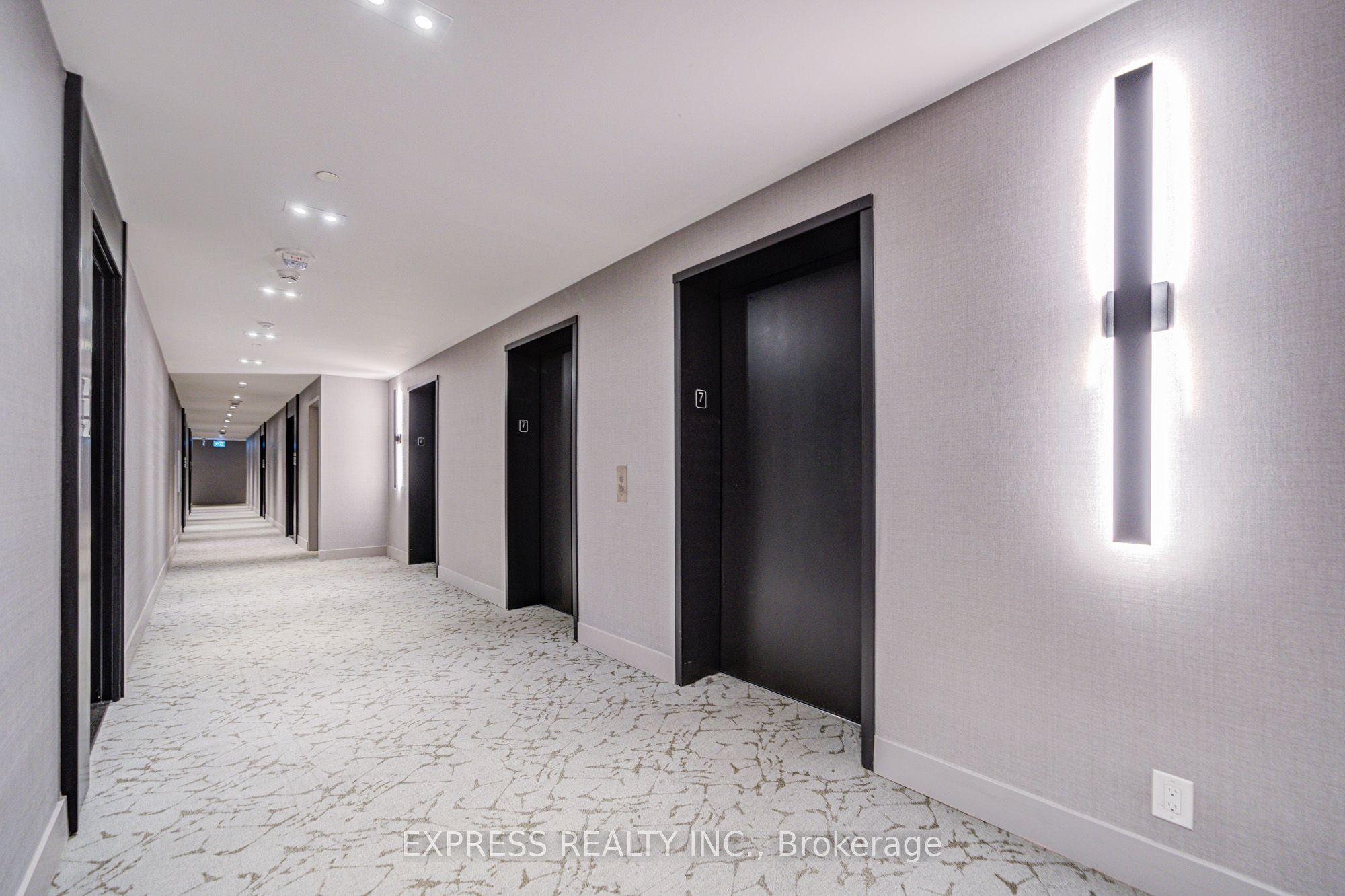 270 Dufferin Street 701 Property Photo 6
