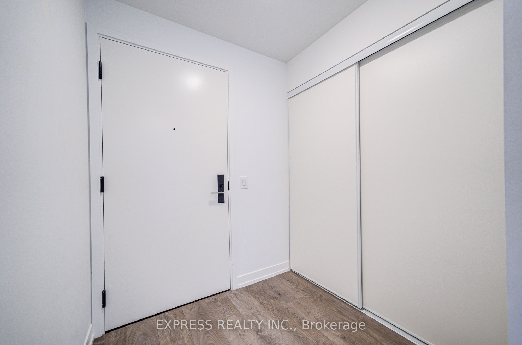 270 Dufferin Street 701 Property Photo 10