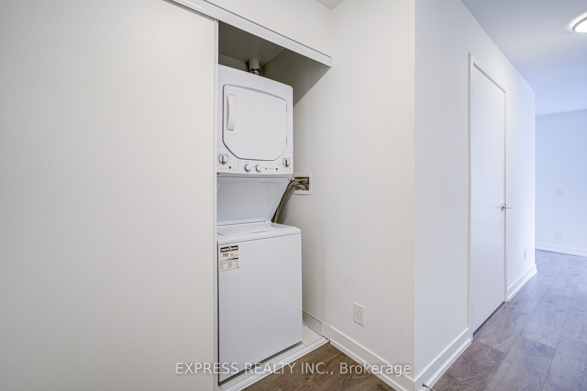 270 Dufferin Street 701 Property Photo 13